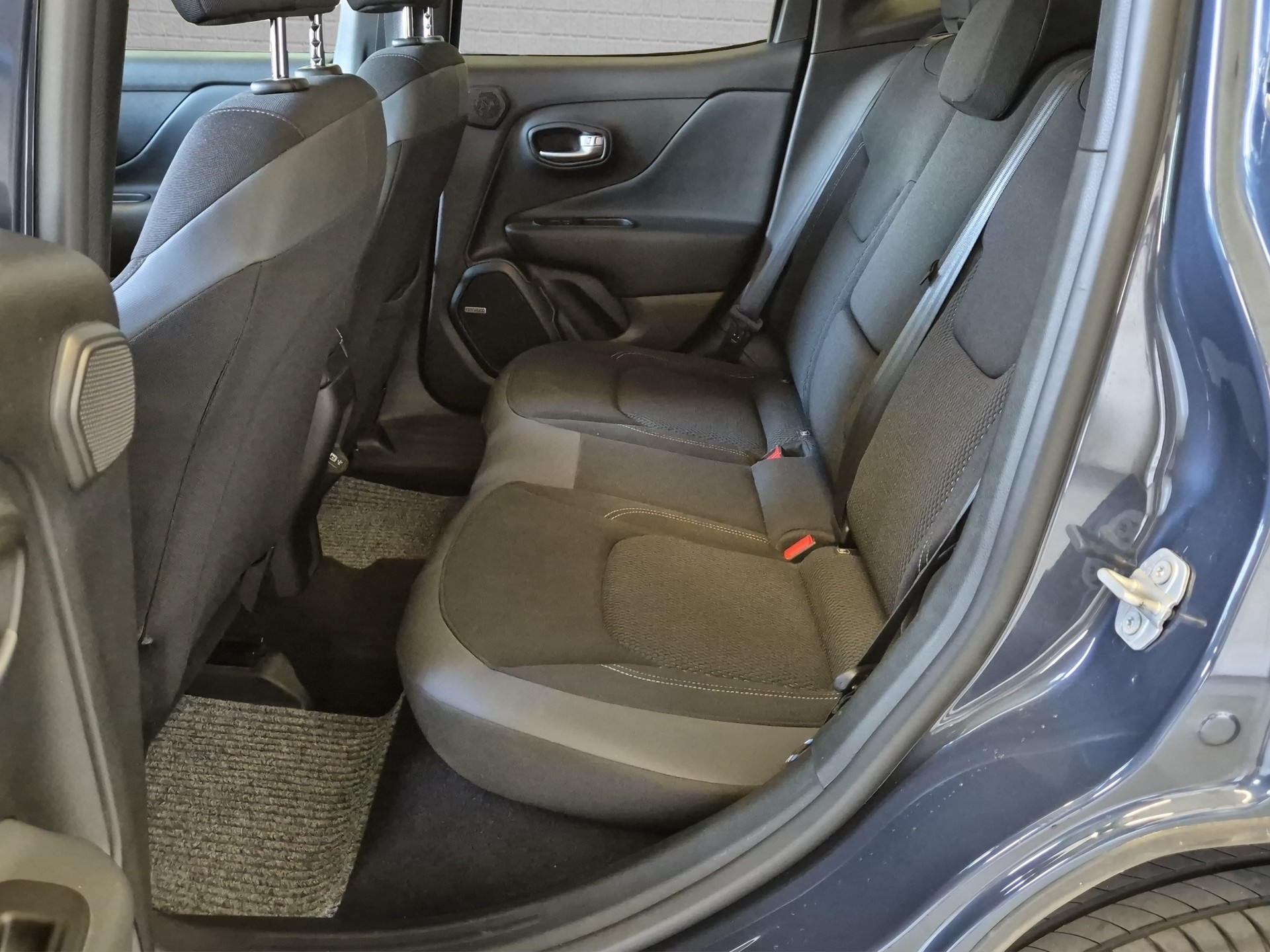 JEEP Renegade 1.3 T PHEV Limited AWD-image-28