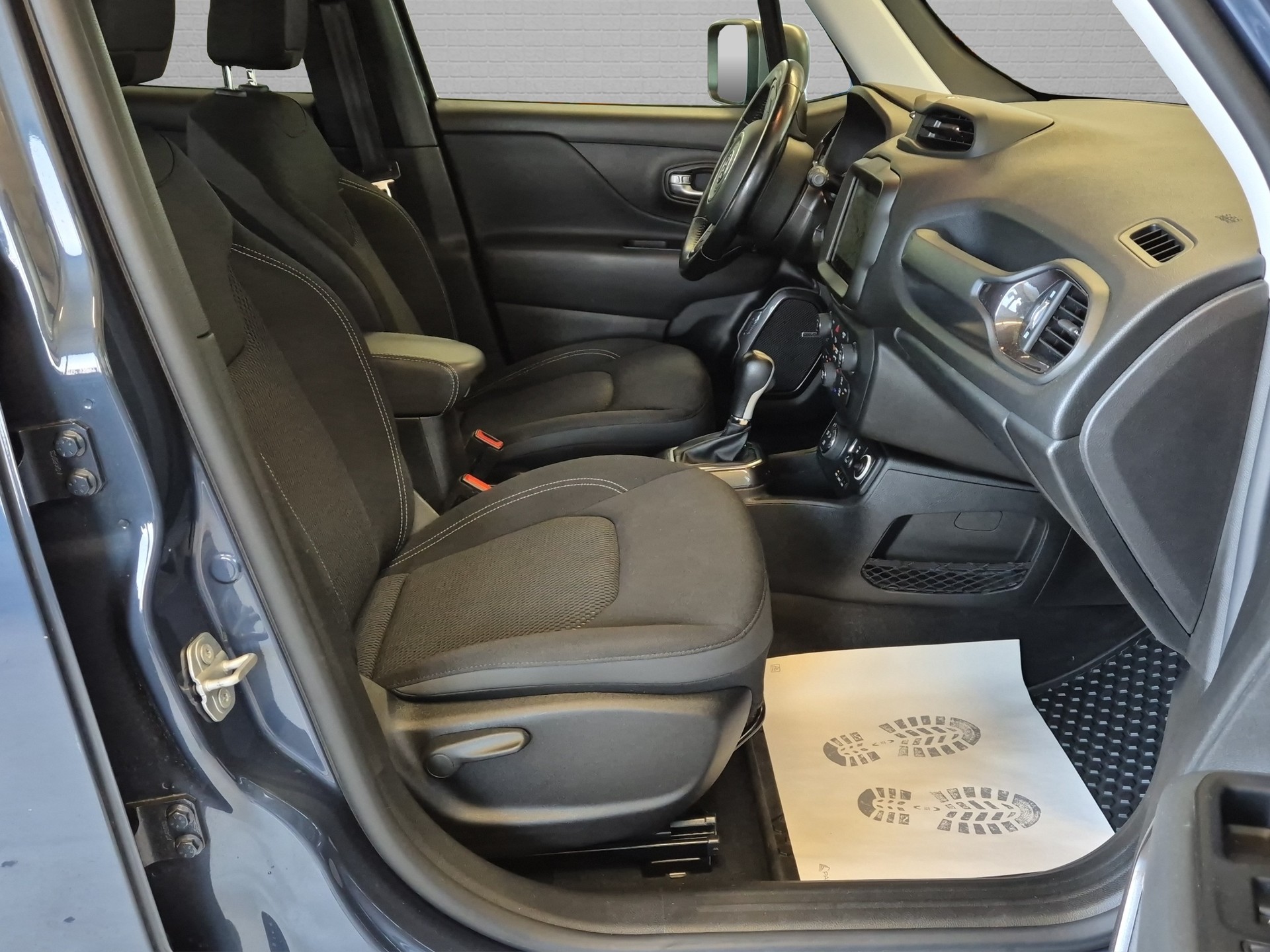 JEEP Renegade 1.3 T PHEV Limited AWD-image-17