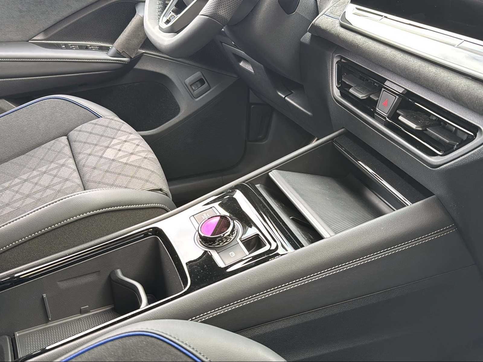 VW Tiguan 2.0 TSI DSG R-Line United 4Motion-image-11