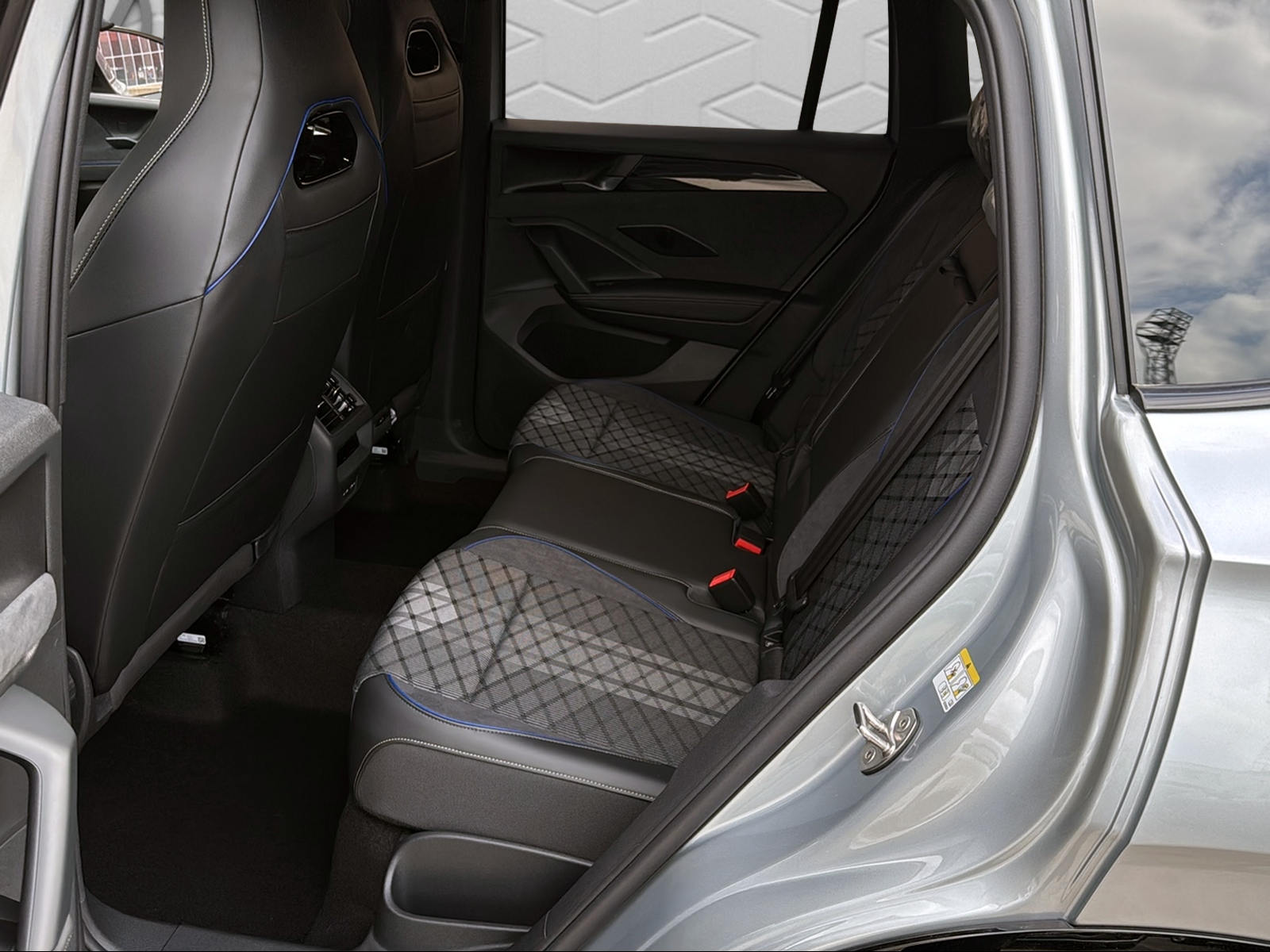 VW Tiguan 2.0 TSI DSG R-Line United 4Motion-image-12