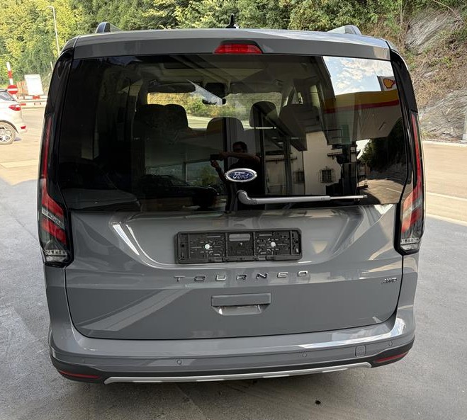 FORD Tourneo Connect 2.0 EcoBlue AWD Active-showroom-element-3