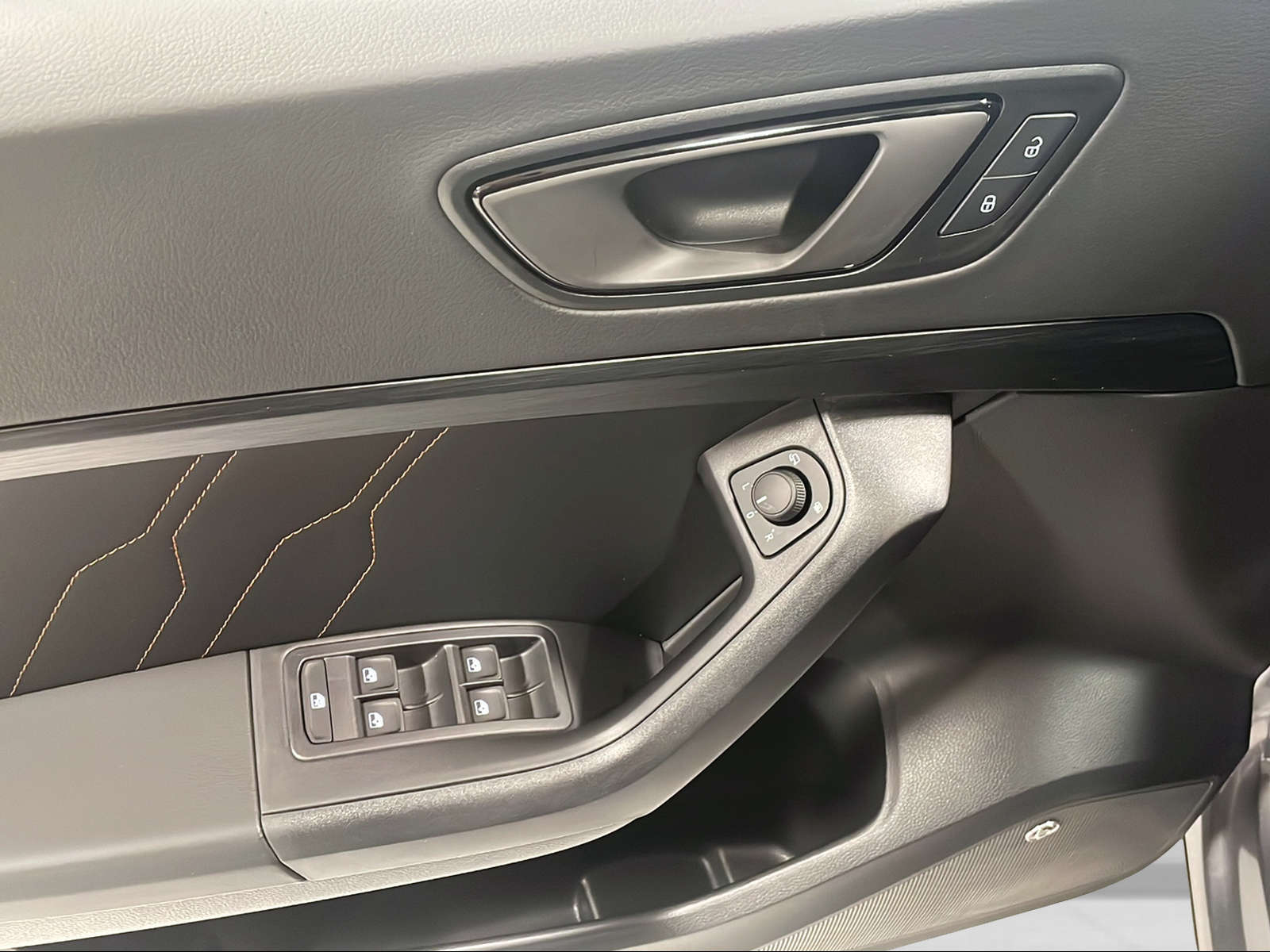 CUPRA Ateca 2.0 TSI VZ 4Drive DSG-image-10