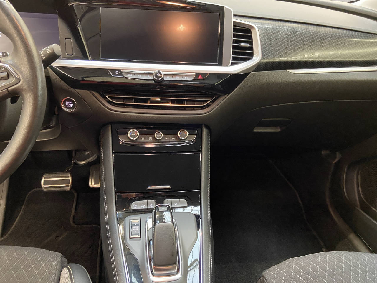 OPEL Grandland 1.6 T PHEV GS Line-image-8