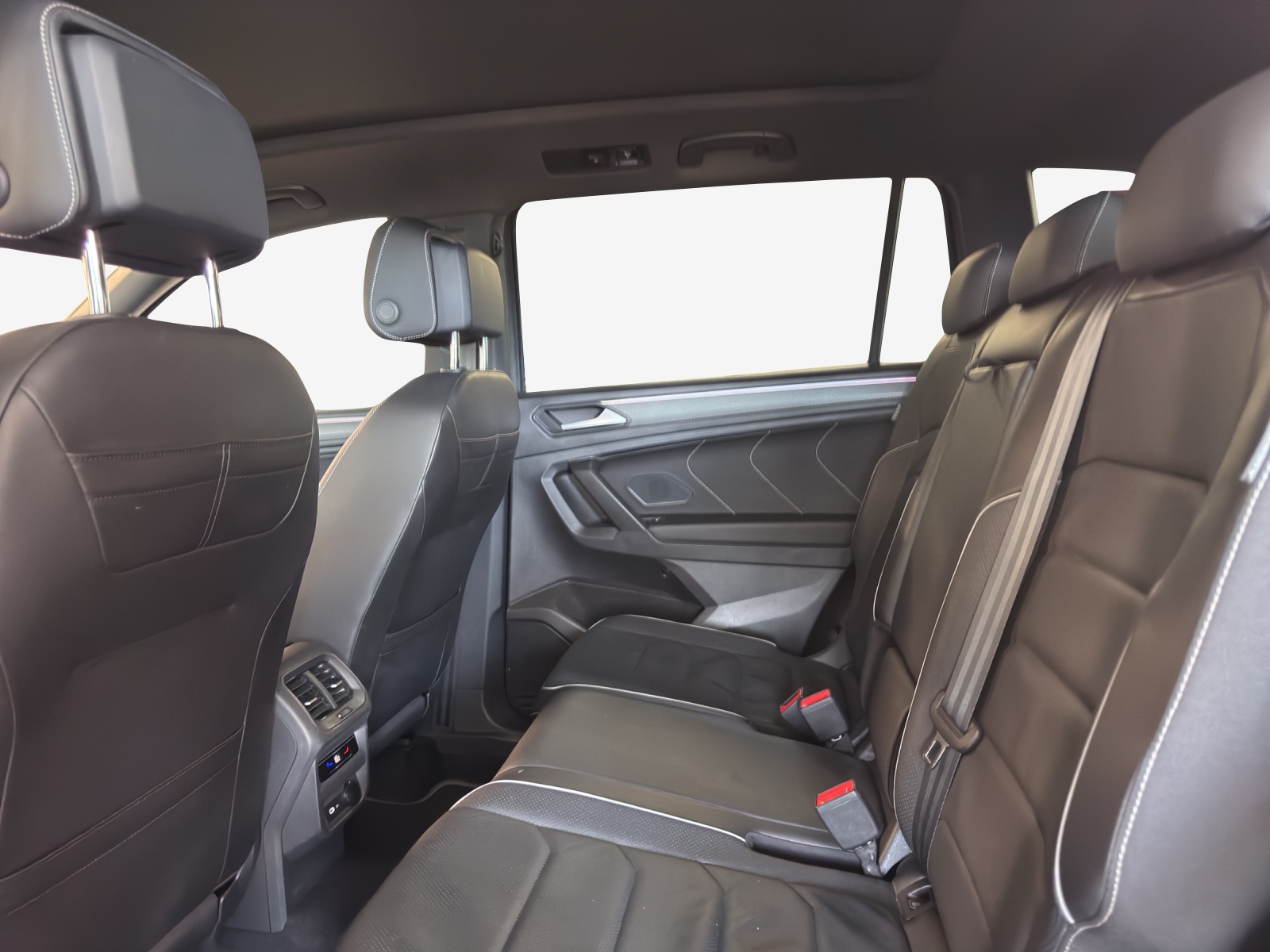 VW Tiguan Allspace 2.0TSI R-Line 4Motion DSG-image-11
