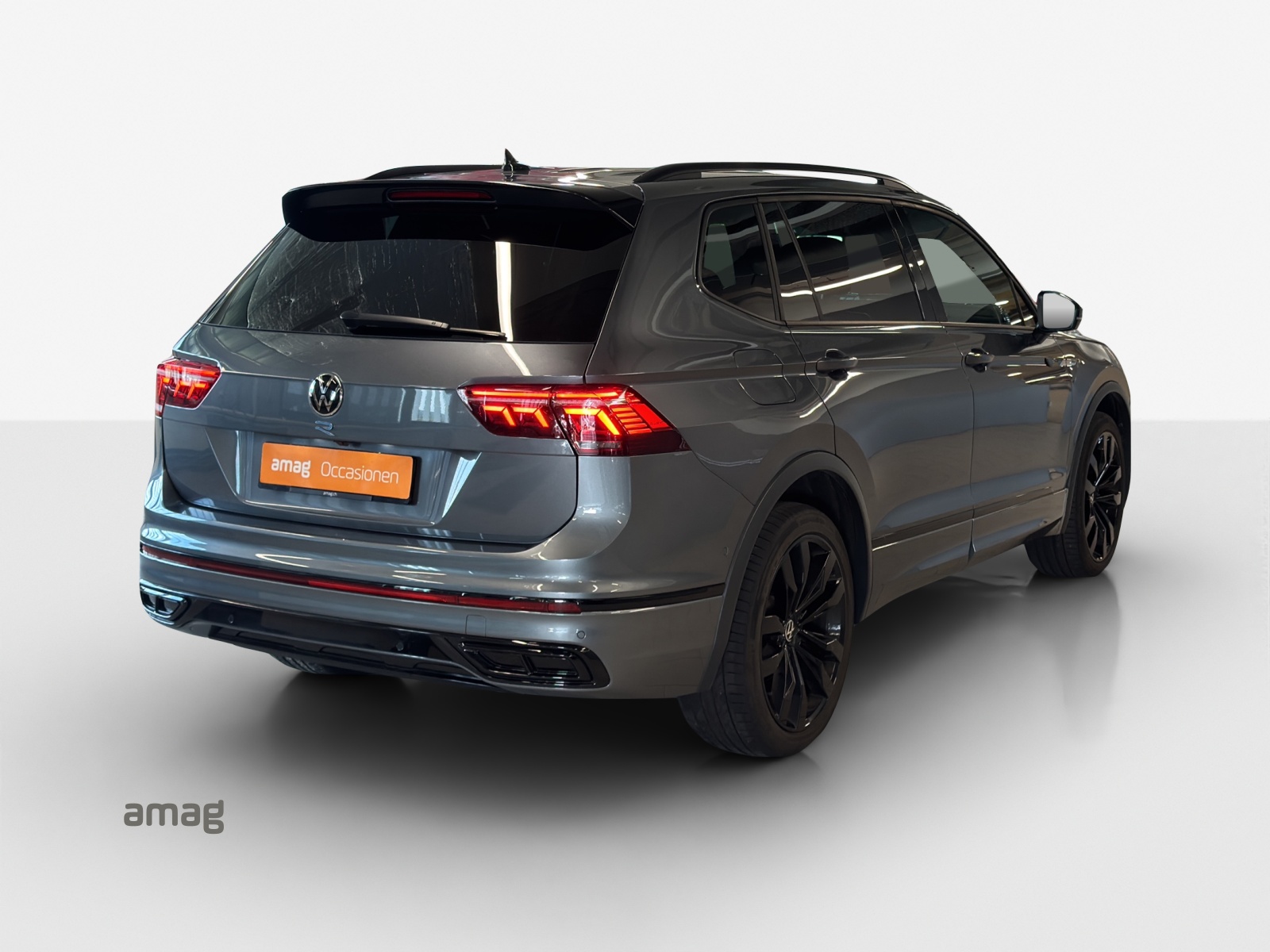 VW Tiguan Allspace 2.0TSI R-Line 4Motion DSG-image-4