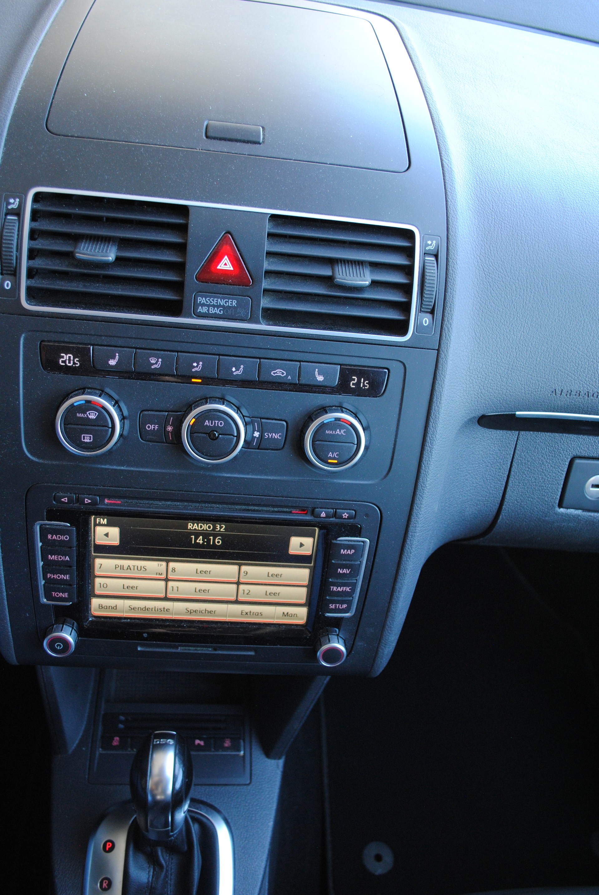 VW Touran 1.4 TSI Highline DSG-image-10