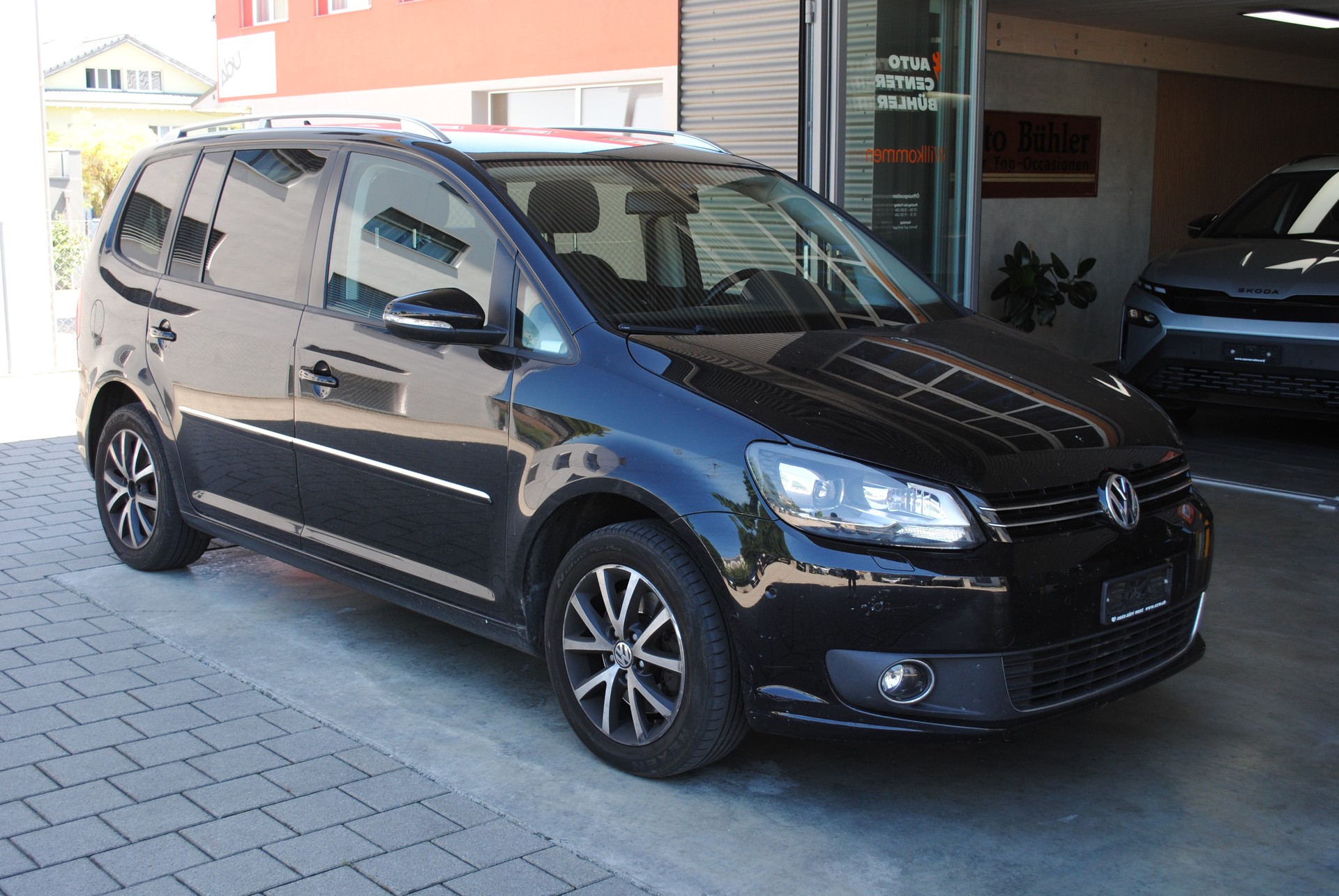 VW Touran 1.4 TSI Highline DSG-image-2