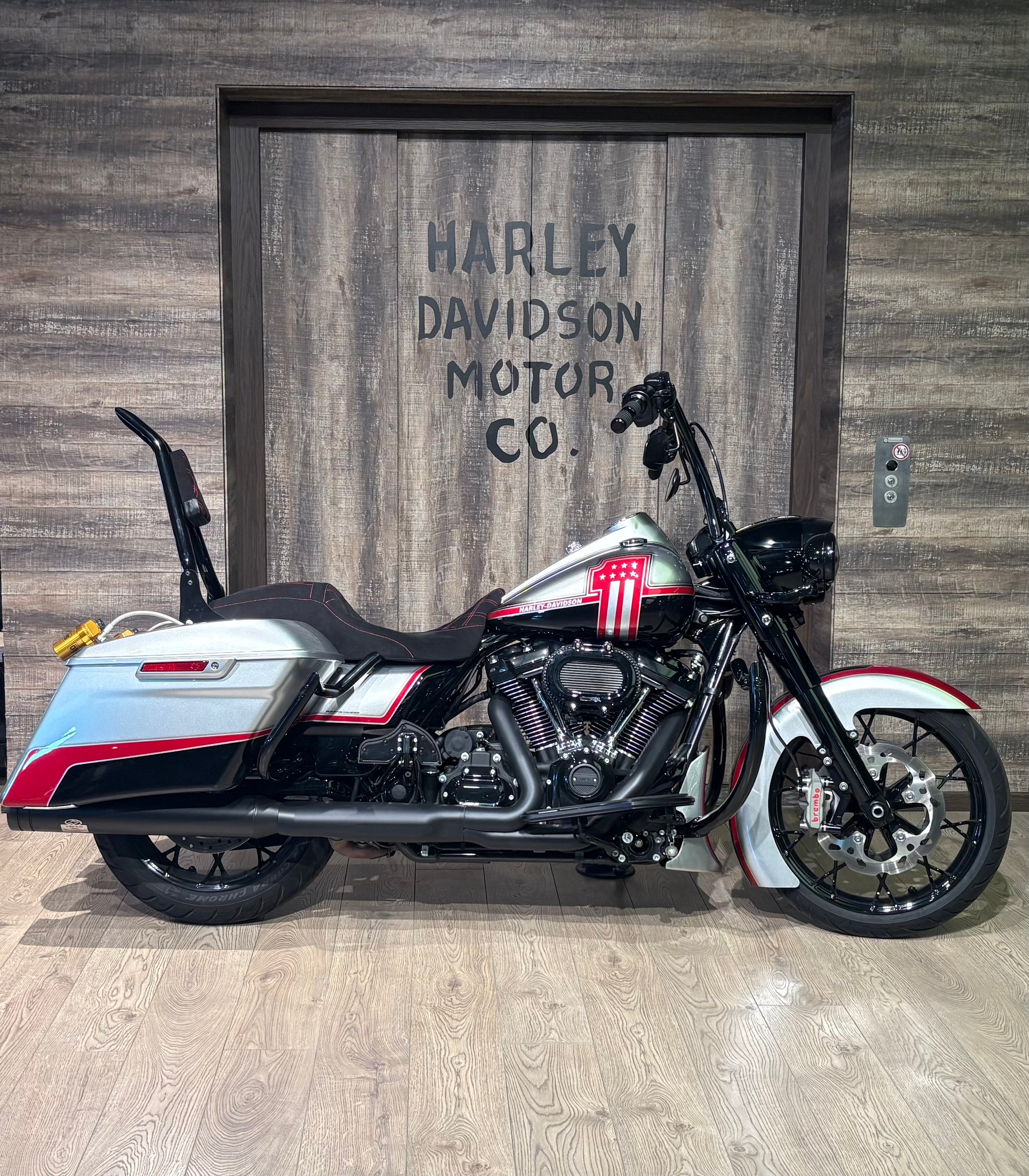 HARLEY-DAVIDSON FLHRXS Road King Special 114