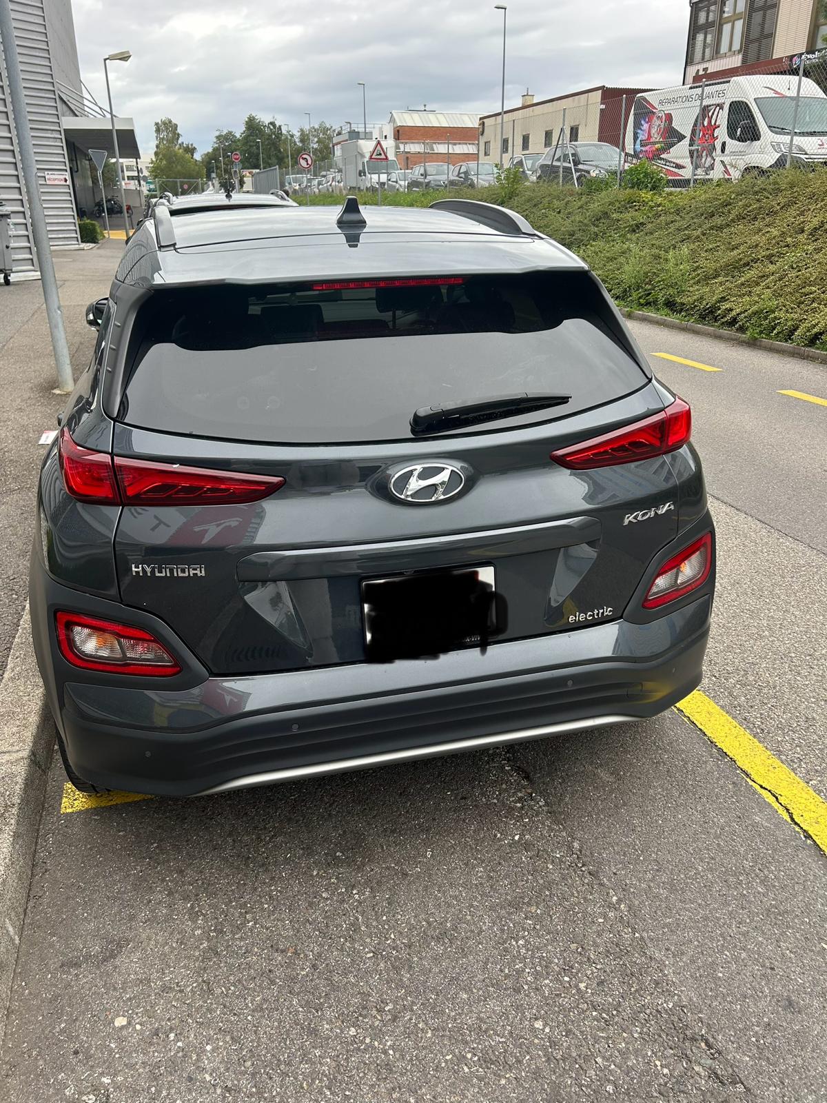 HYUNDAI 64 kWh Electric Bluelink Edition-image-2