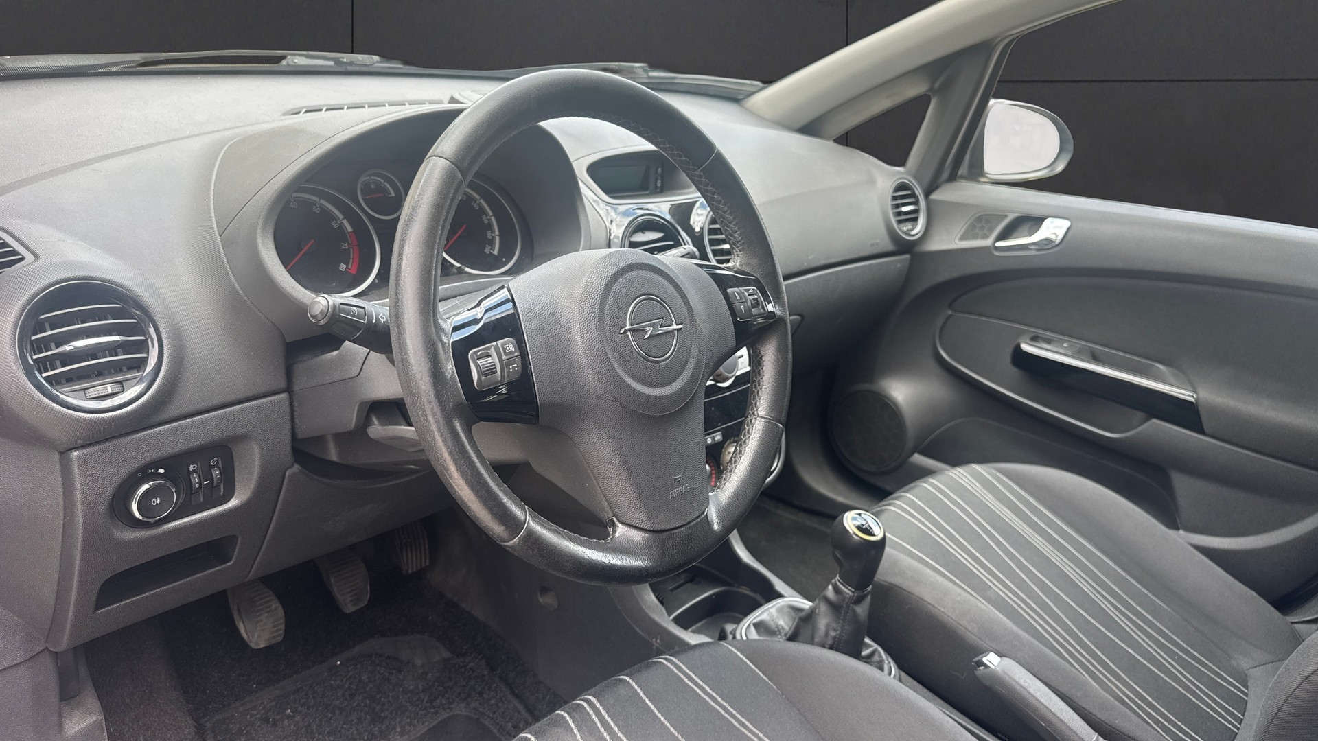 OPEL Corsa D 1.4-image-17