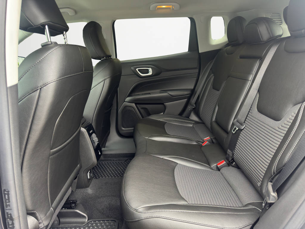 JEEP Compass 1.5 Turbo Swiss Limited Plus-image-11