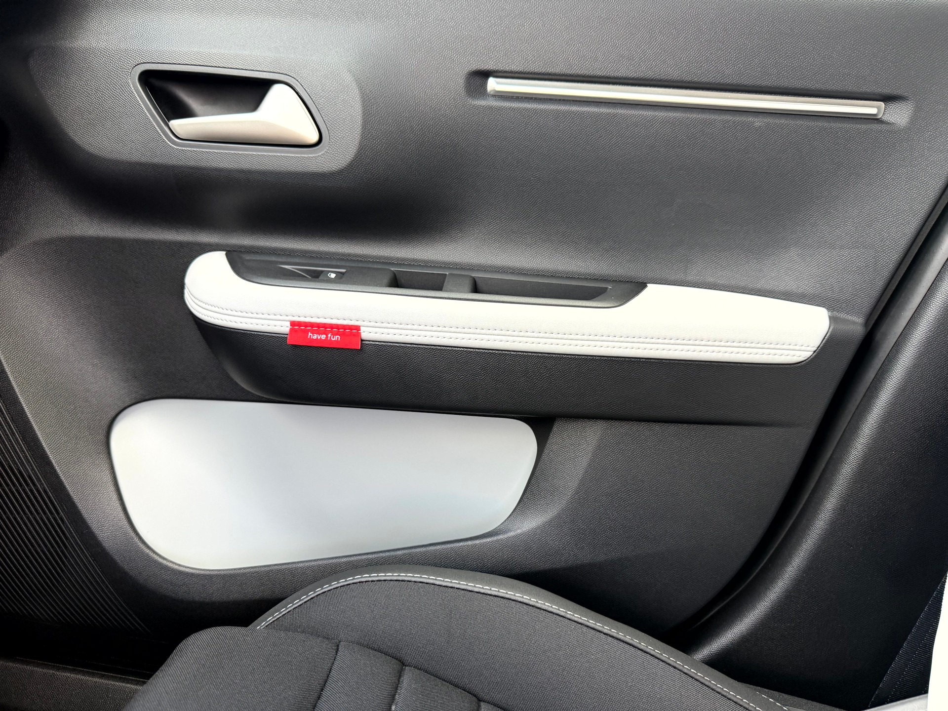 CITROEN e-C3 44kWh Long Range Max Tricolore Bleu Monte Carlo-image-24