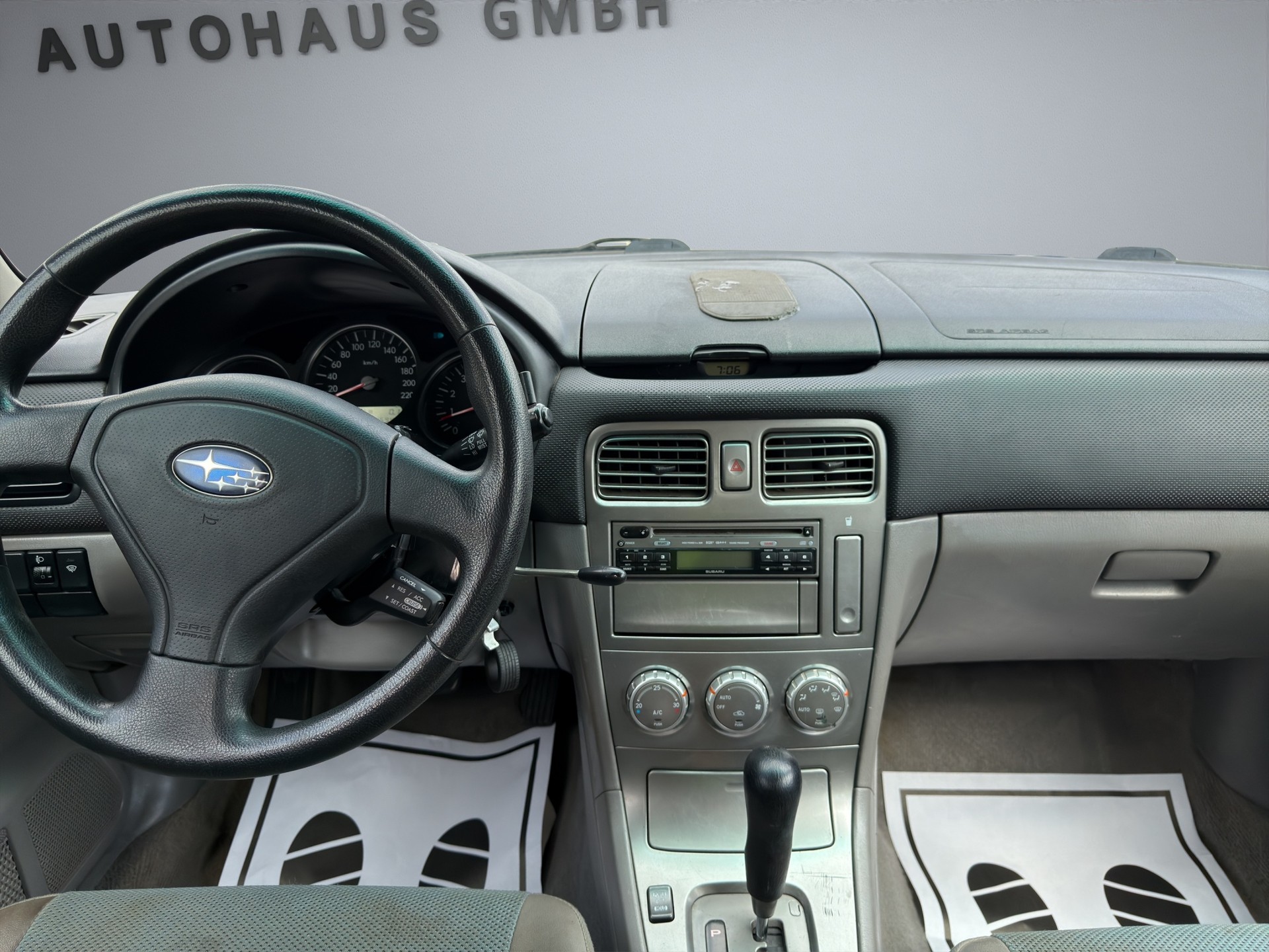 SUBARU Forester 2.0X Comfort Automatic-image-12