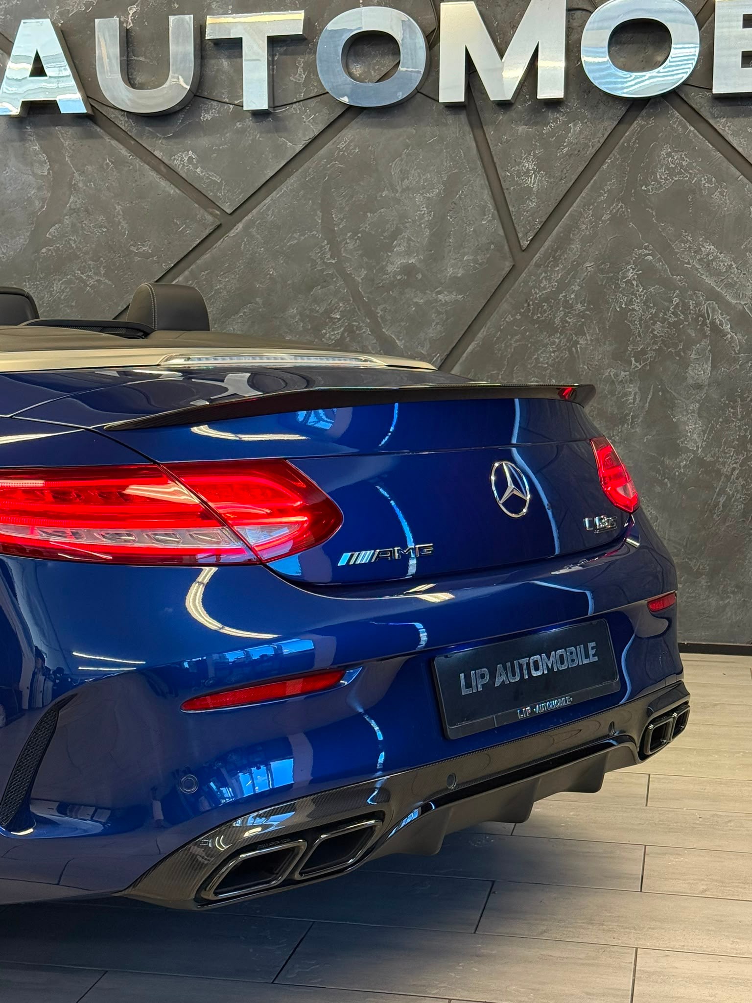 MERCEDES-BENZ C 63 S Cabriolet AMG Speedshift-image-16