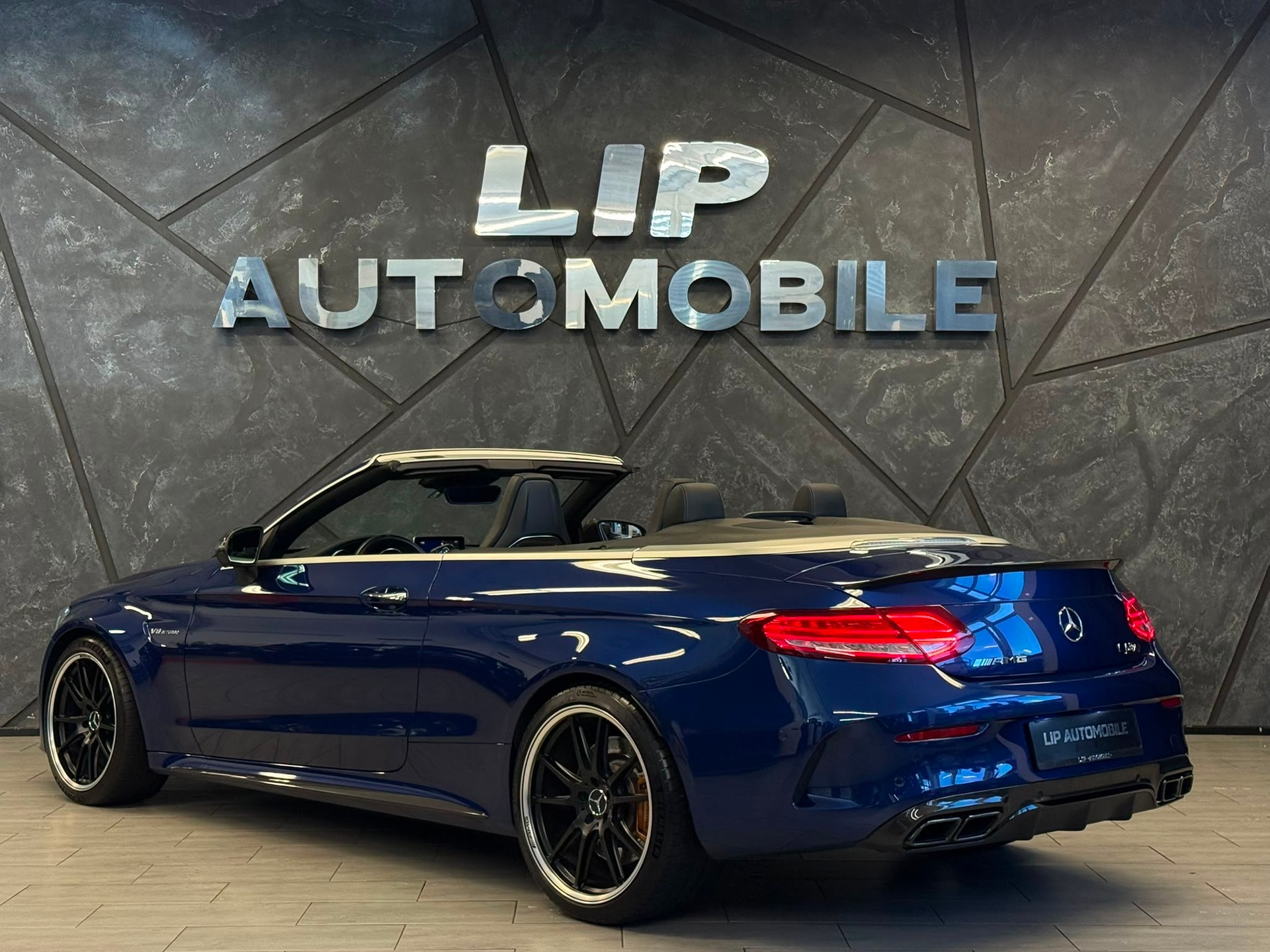 MERCEDES-BENZ C 63 S Cabriolet AMG Speedshift-image-7