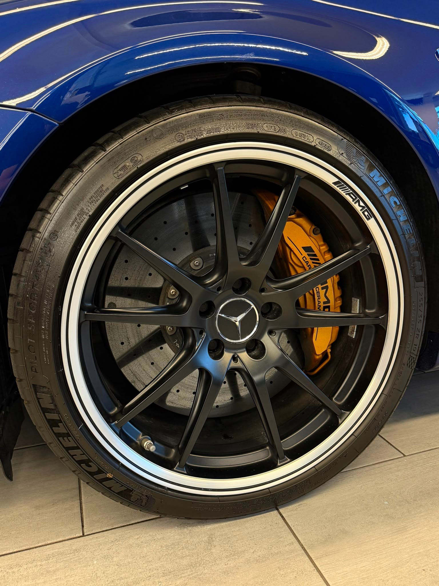 MERCEDES-BENZ C 63 S Cabriolet AMG Speedshift-image-18