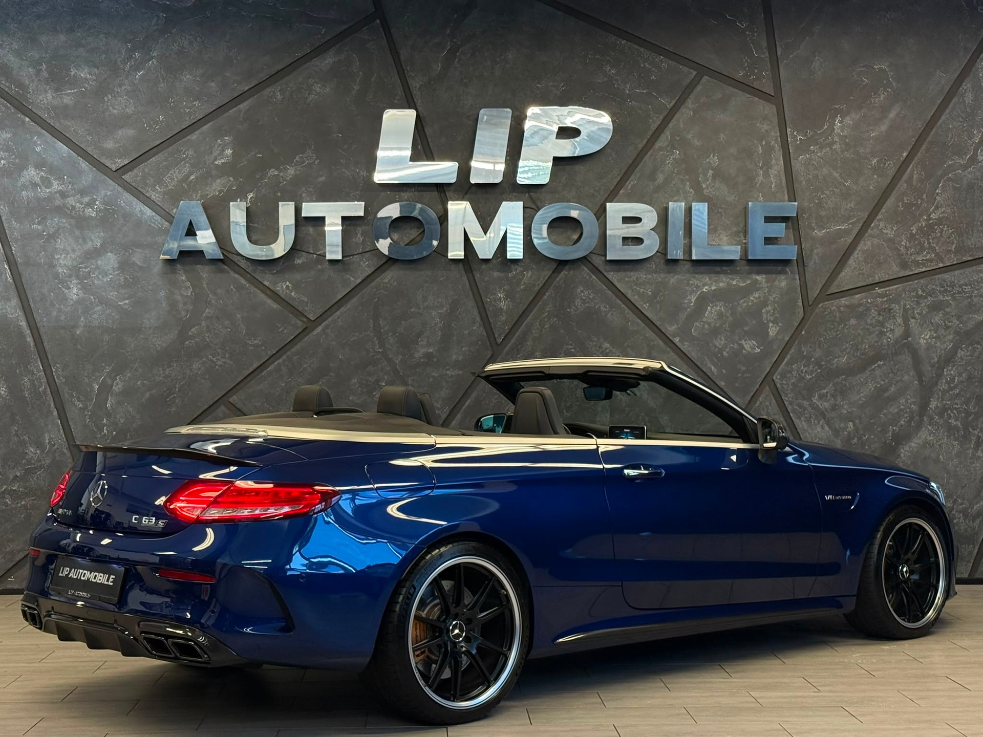 MERCEDES-BENZ C 63 S Cabriolet AMG Speedshift-image-5