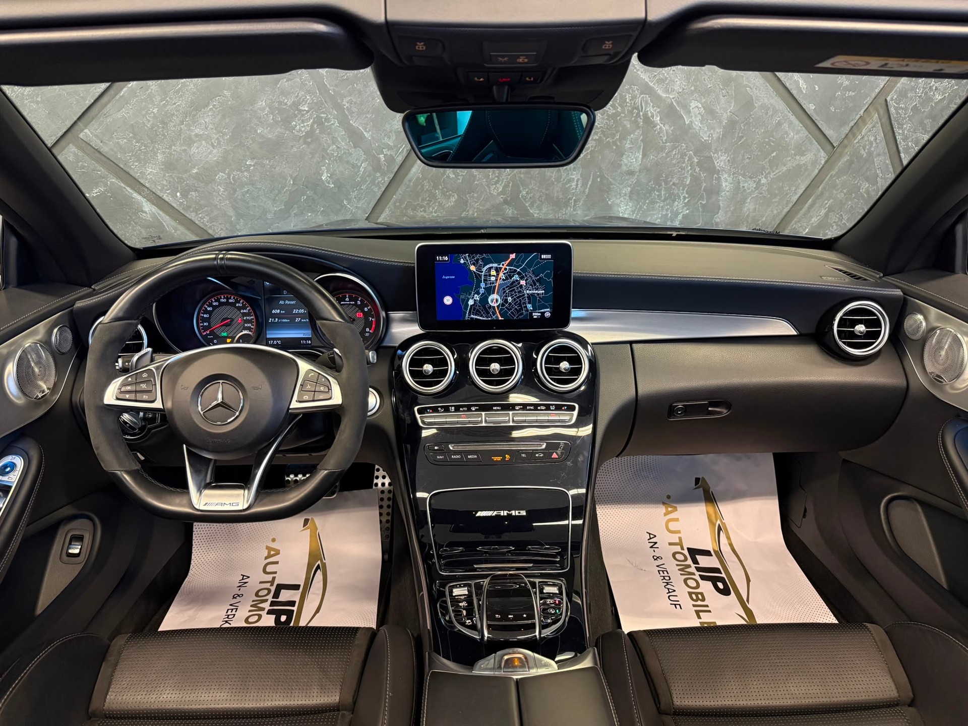 MERCEDES-BENZ C 63 S Cabriolet AMG Speedshift-image-8