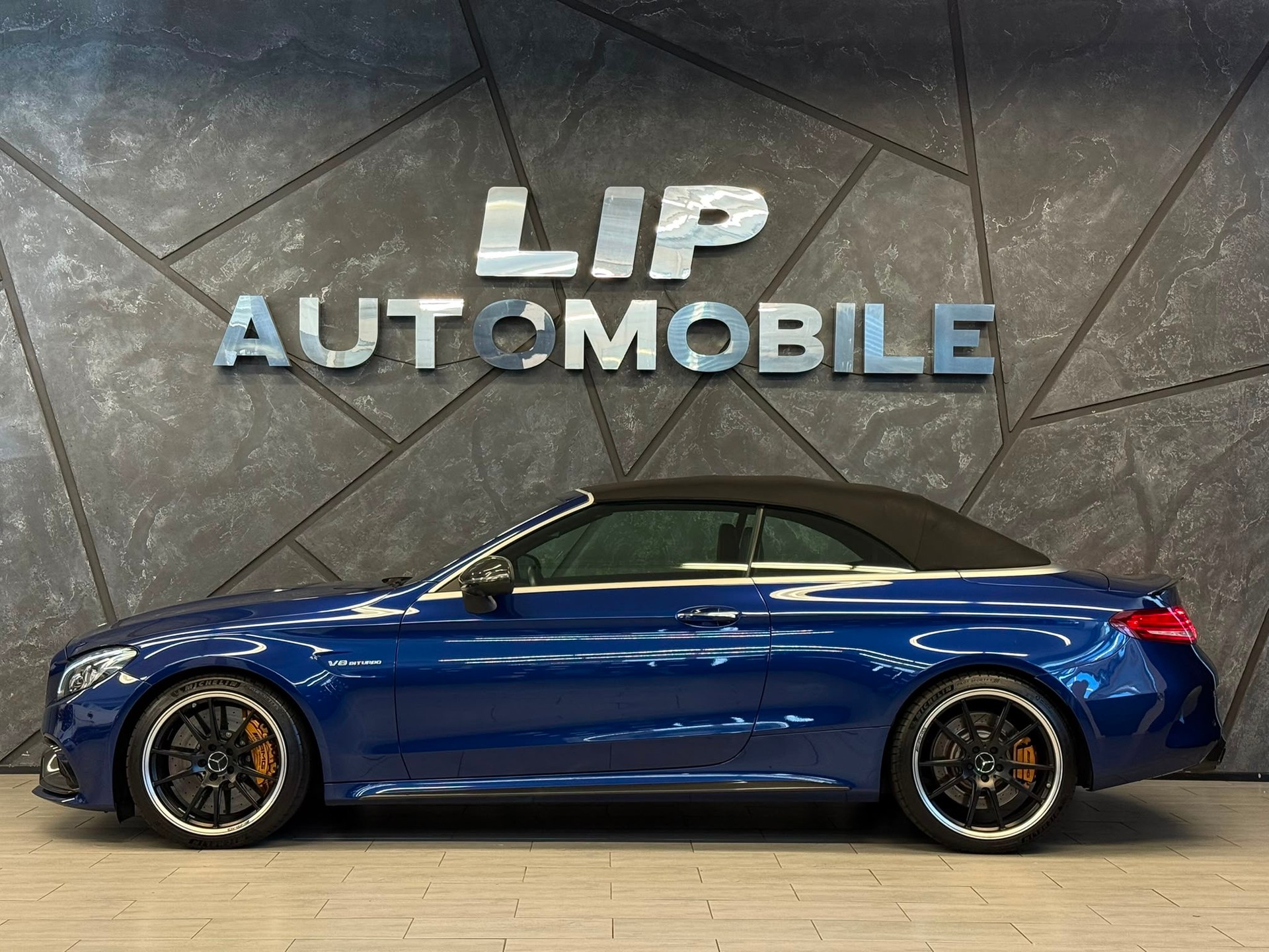 MERCEDES-BENZ C 63 S Cabriolet AMG Speedshift-image-4
