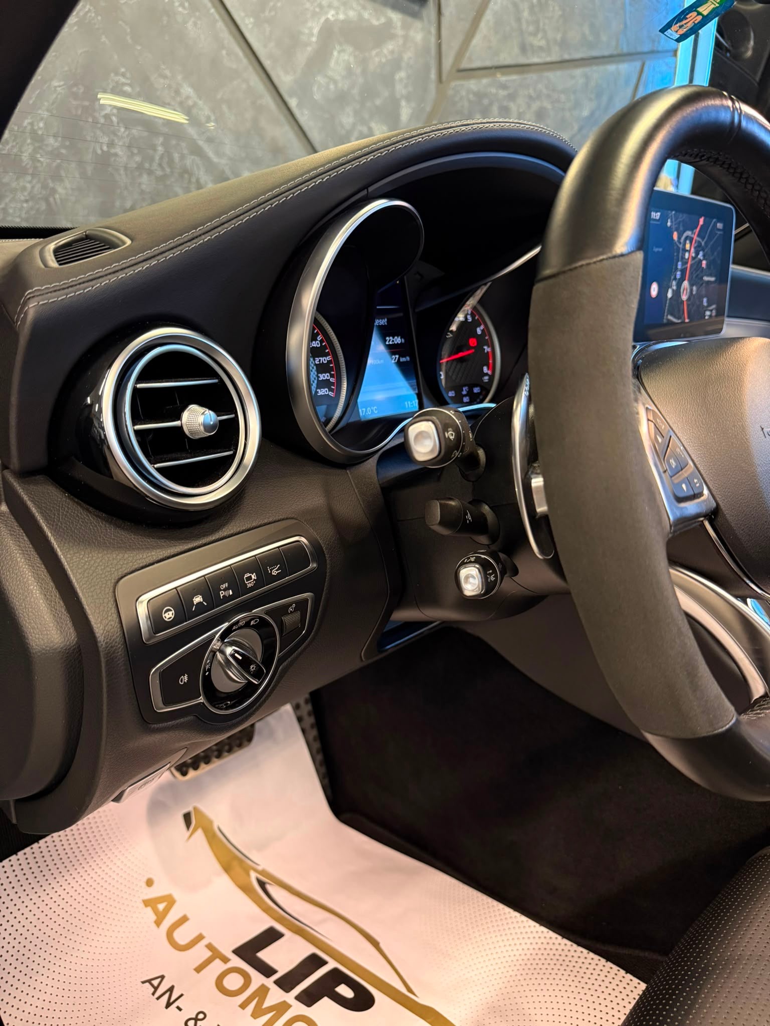MERCEDES-BENZ C 63 S Cabriolet AMG Speedshift-image-13