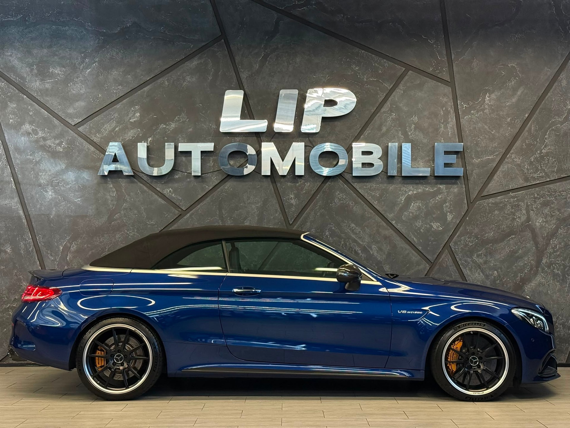 MERCEDES-BENZ C 63 S Cabriolet AMG Speedshift-image-3