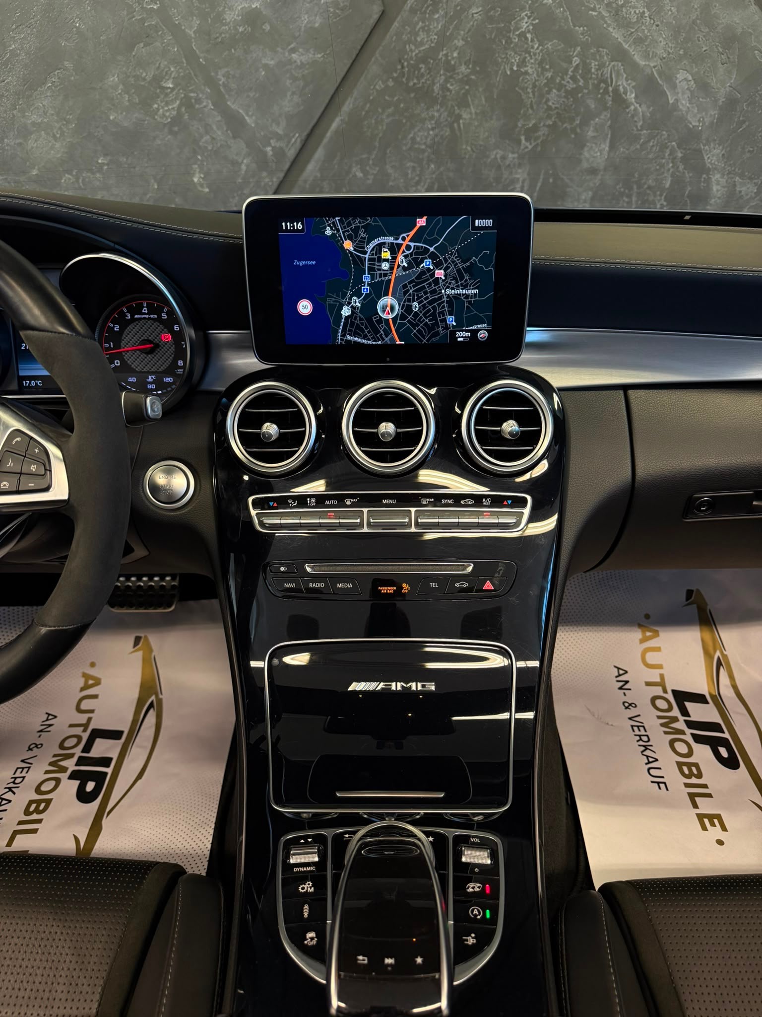 MERCEDES-BENZ C 63 S Cabriolet AMG Speedshift-image-10