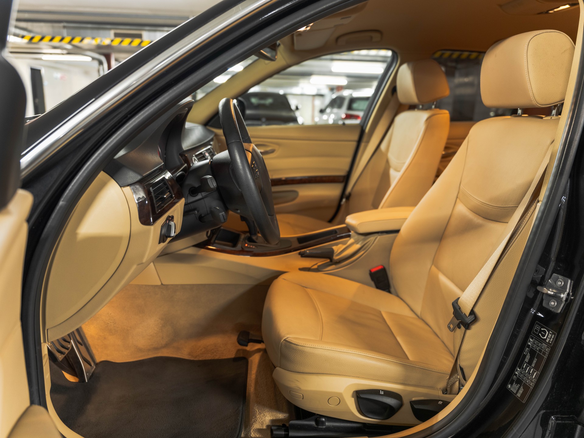 BMW 325i x-Drive Steptronic-image-25