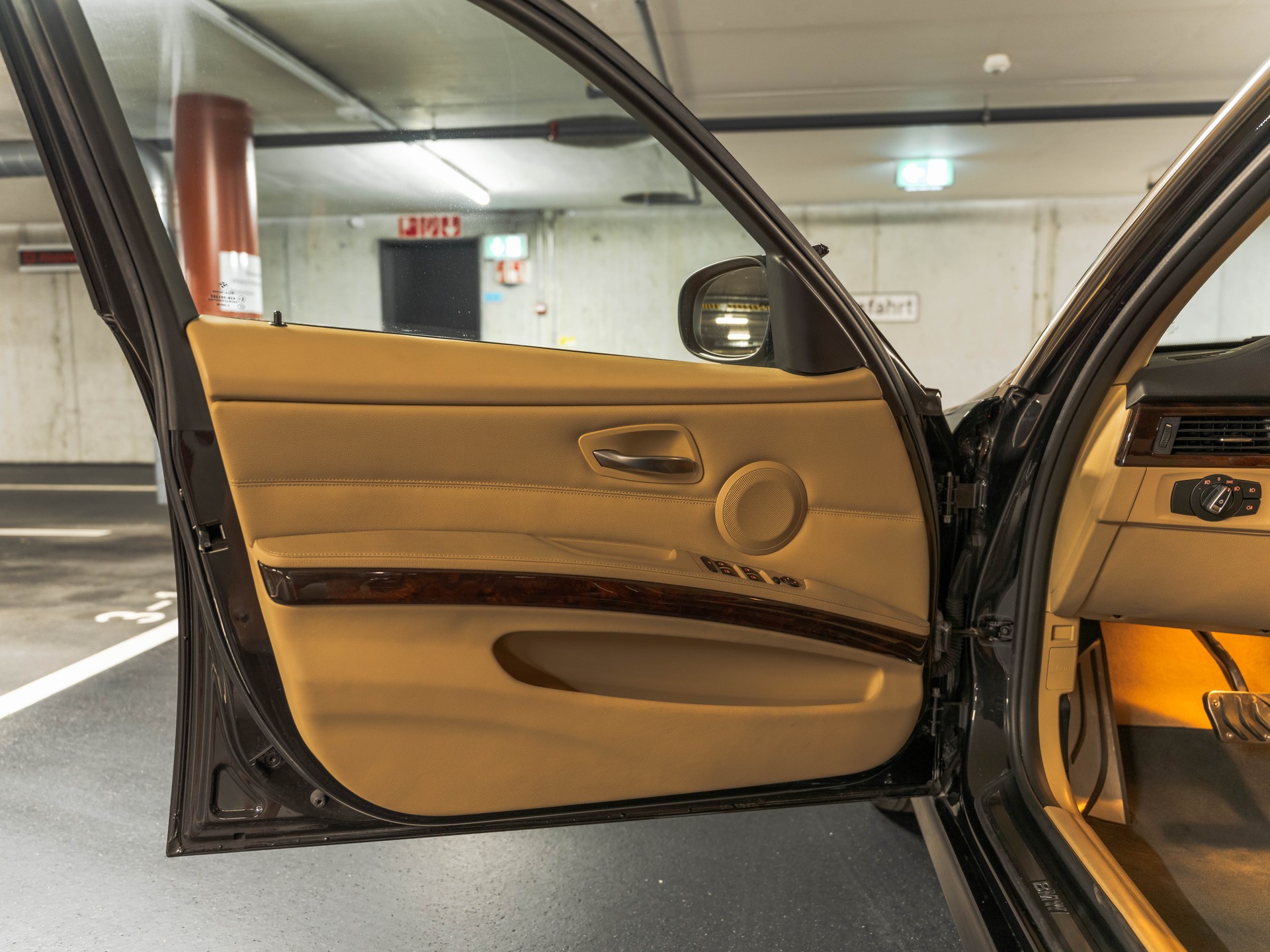 BMW 325i x-Drive Steptronic-image-23