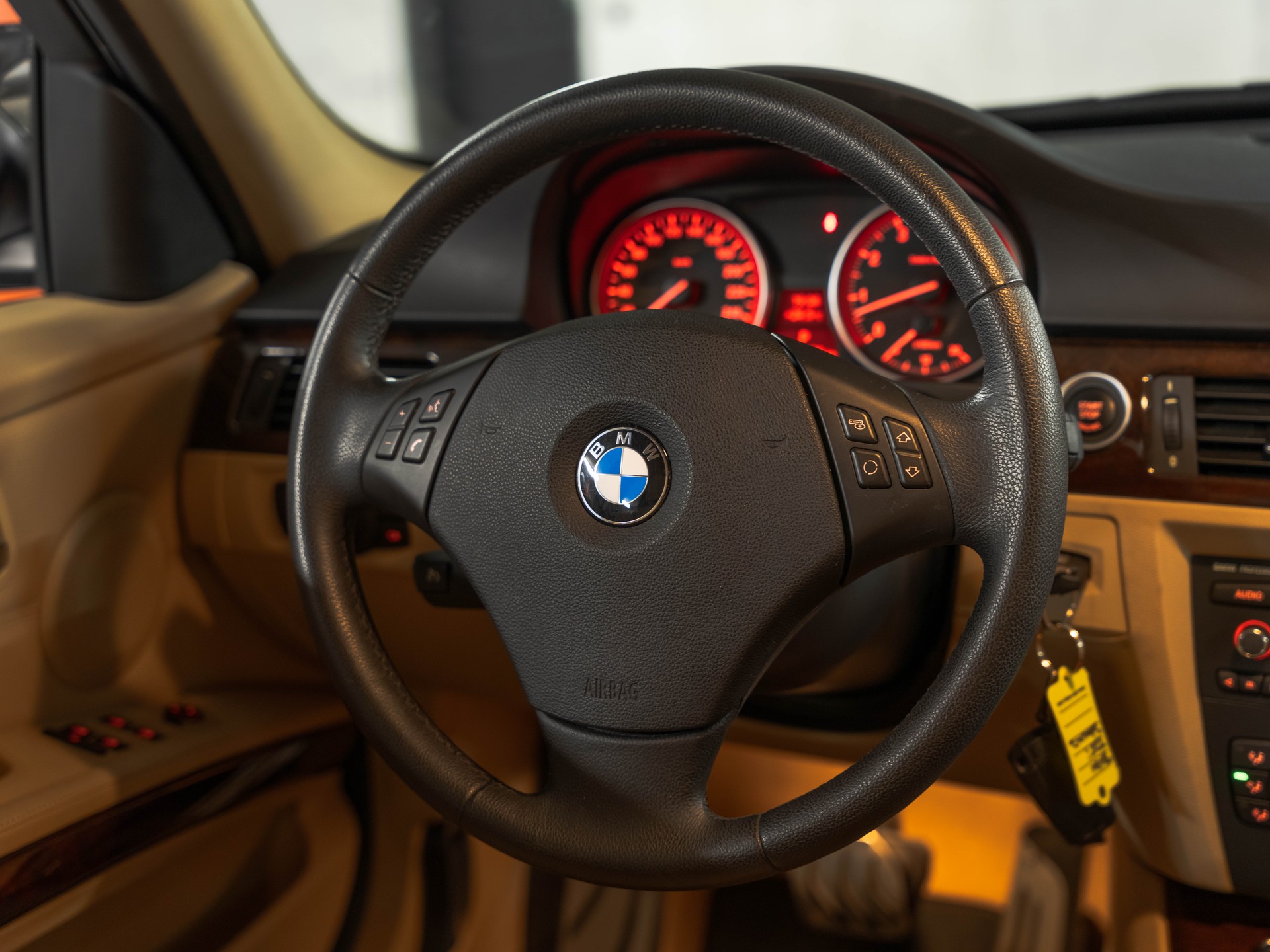 BMW 325i x-Drive Steptronic-image-16