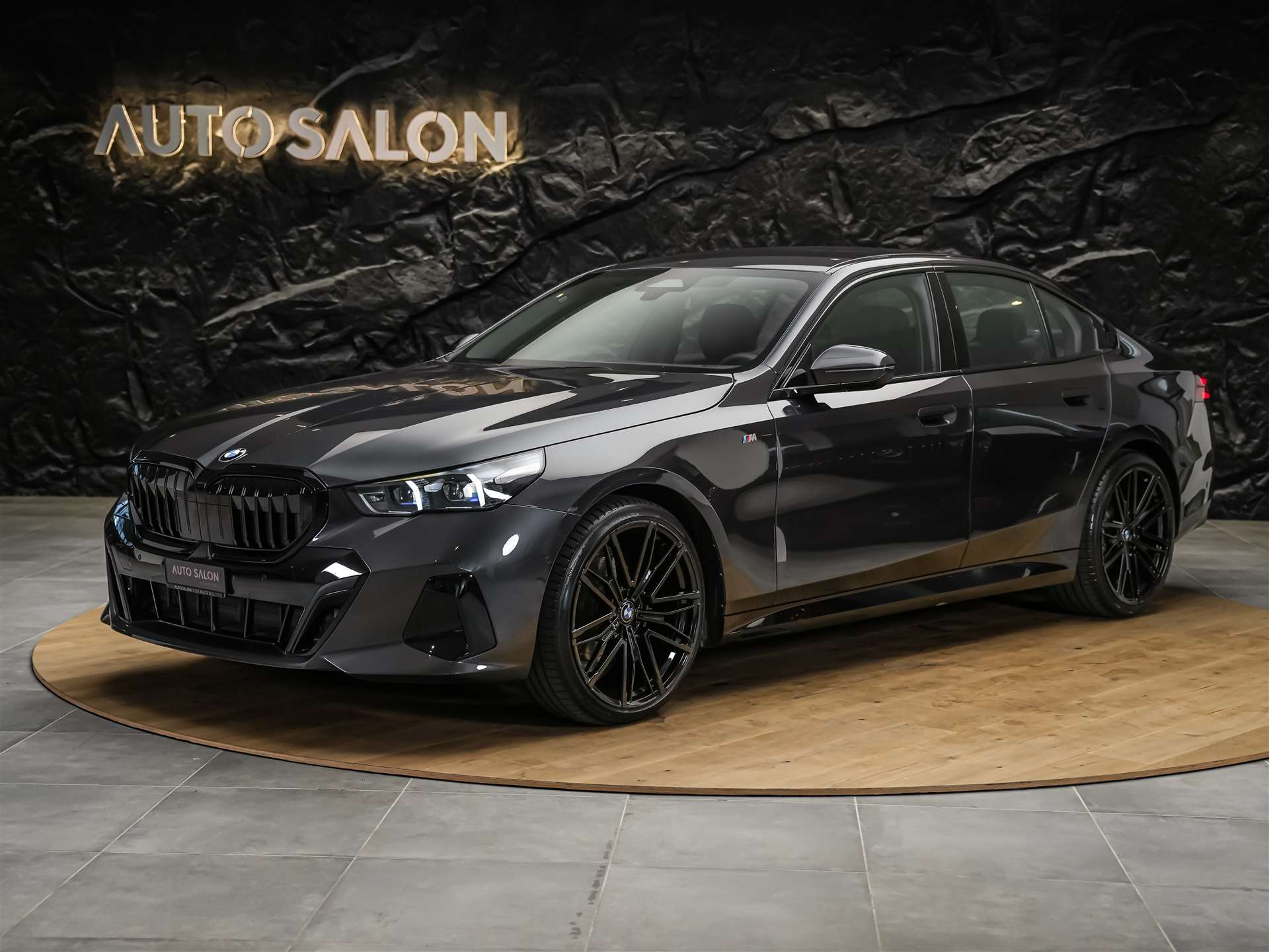 BMW 520d xDrive M Sport Steptronic *21" Felgen*Keyless-Go*Adaptiver LED*-image-0
