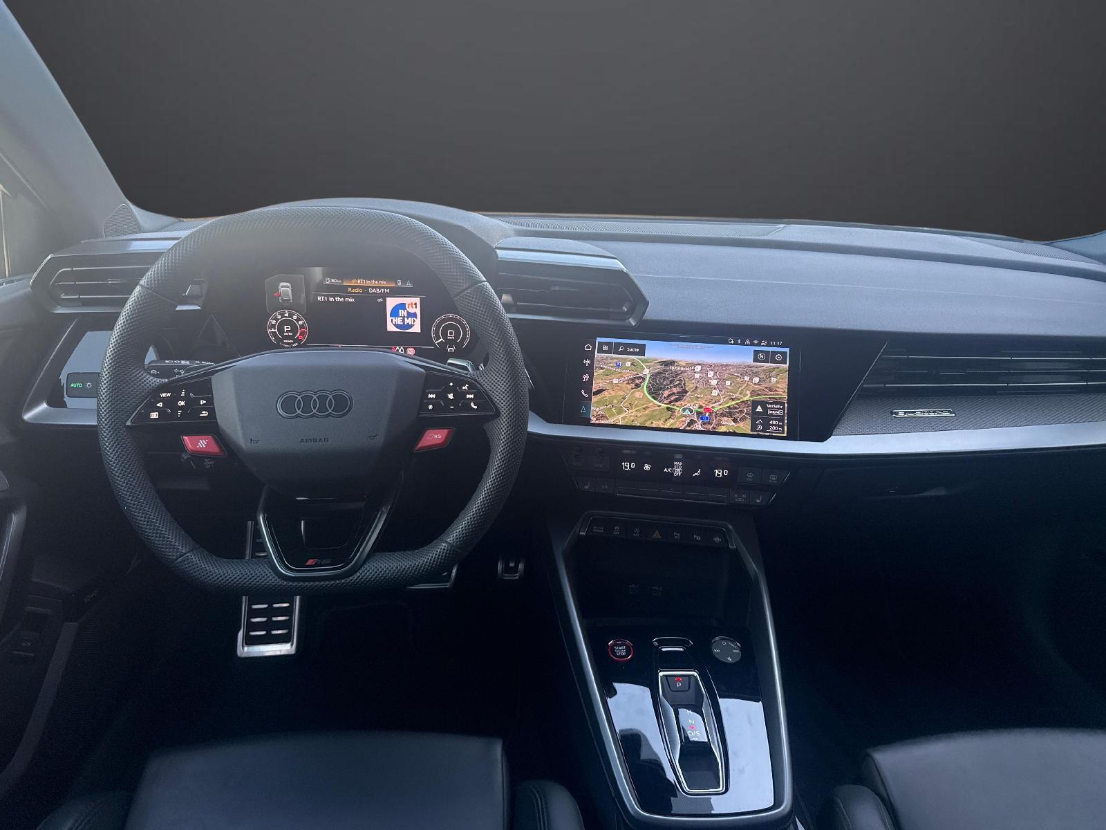 AUDI RS3 Sportback 2.5 TFSI quattro S-Tronic-image-7