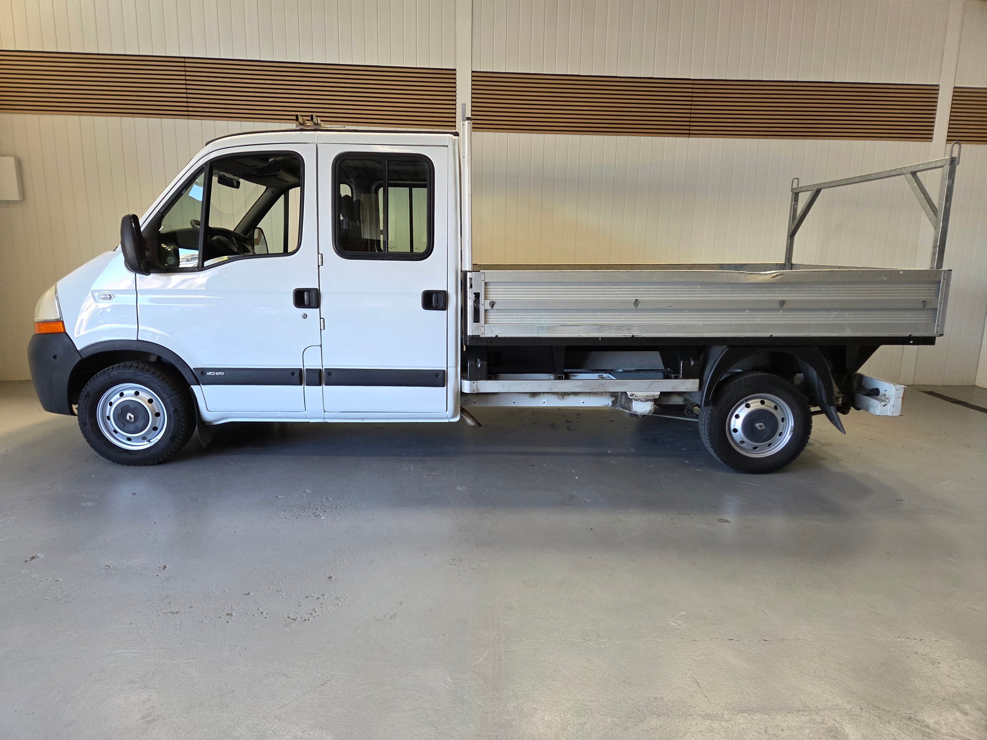 RENAULT Master T35 2.5dCi L3H1-image-1