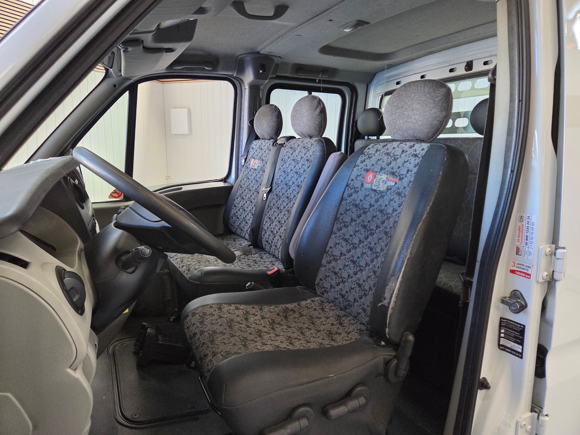 RENAULT Master T35 2.5dCi L3H1-image-6