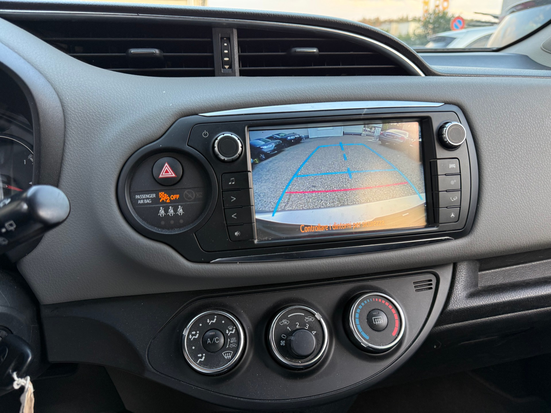 TOYOTA Yaris 1.33 Trend Multidrive S-image-8