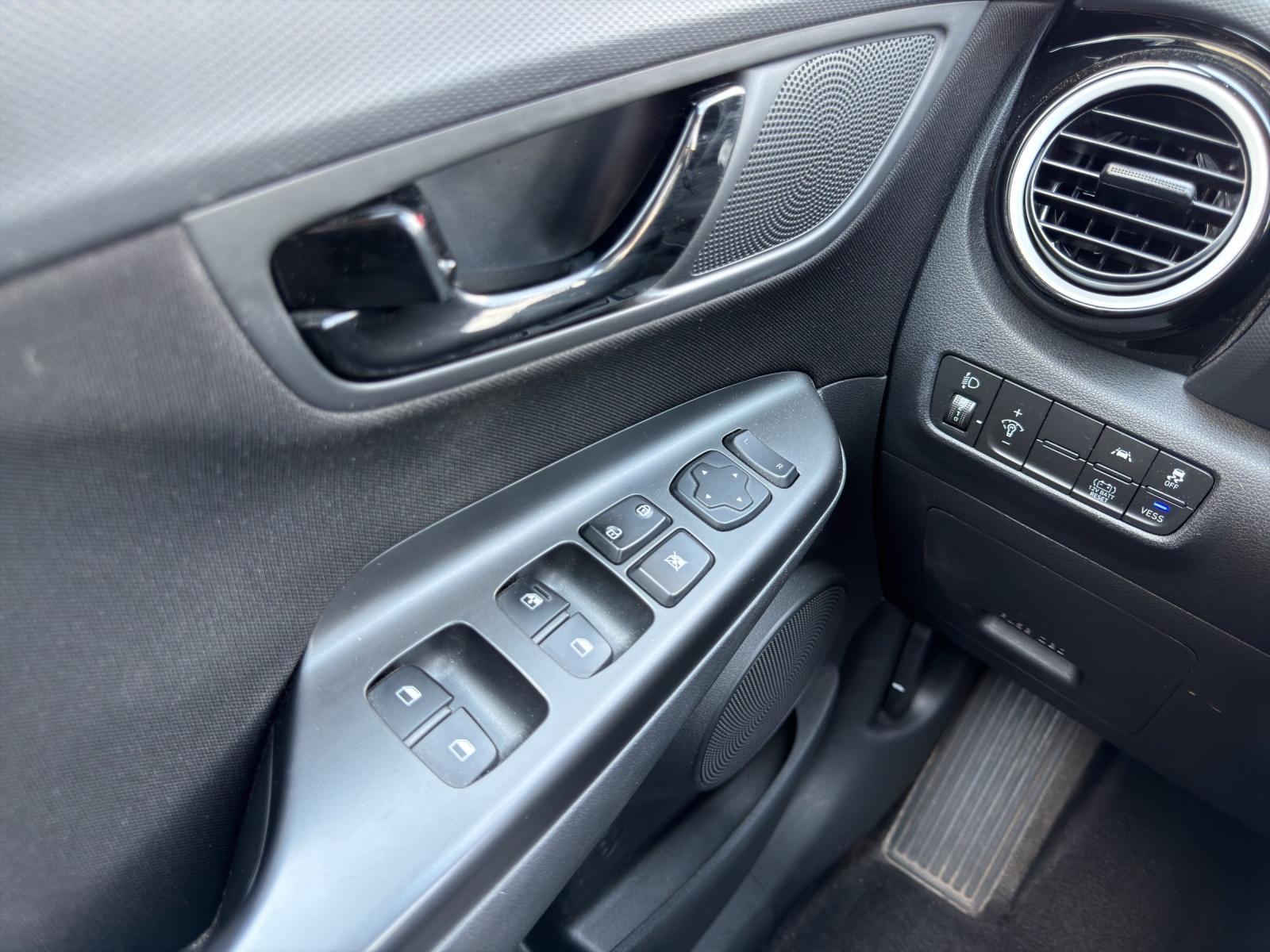 HYUNDAI Kona 1.6 GDi Hybrid Origo (CH)-image-16