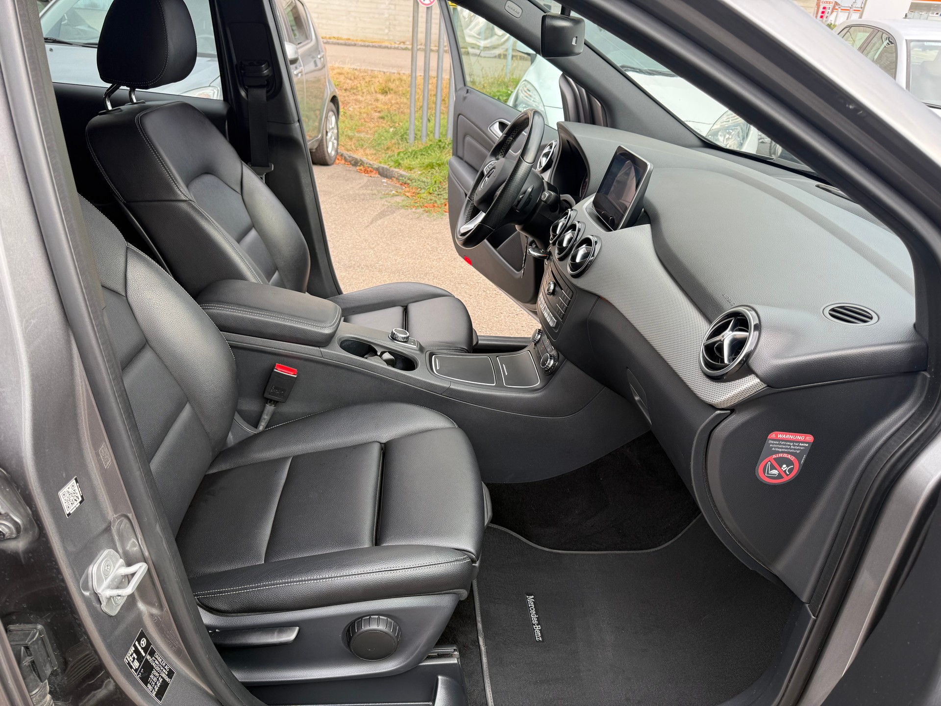 MERCEDES-BENZ B 220 CDI Urban 4Matic 7G-DCT-image-9