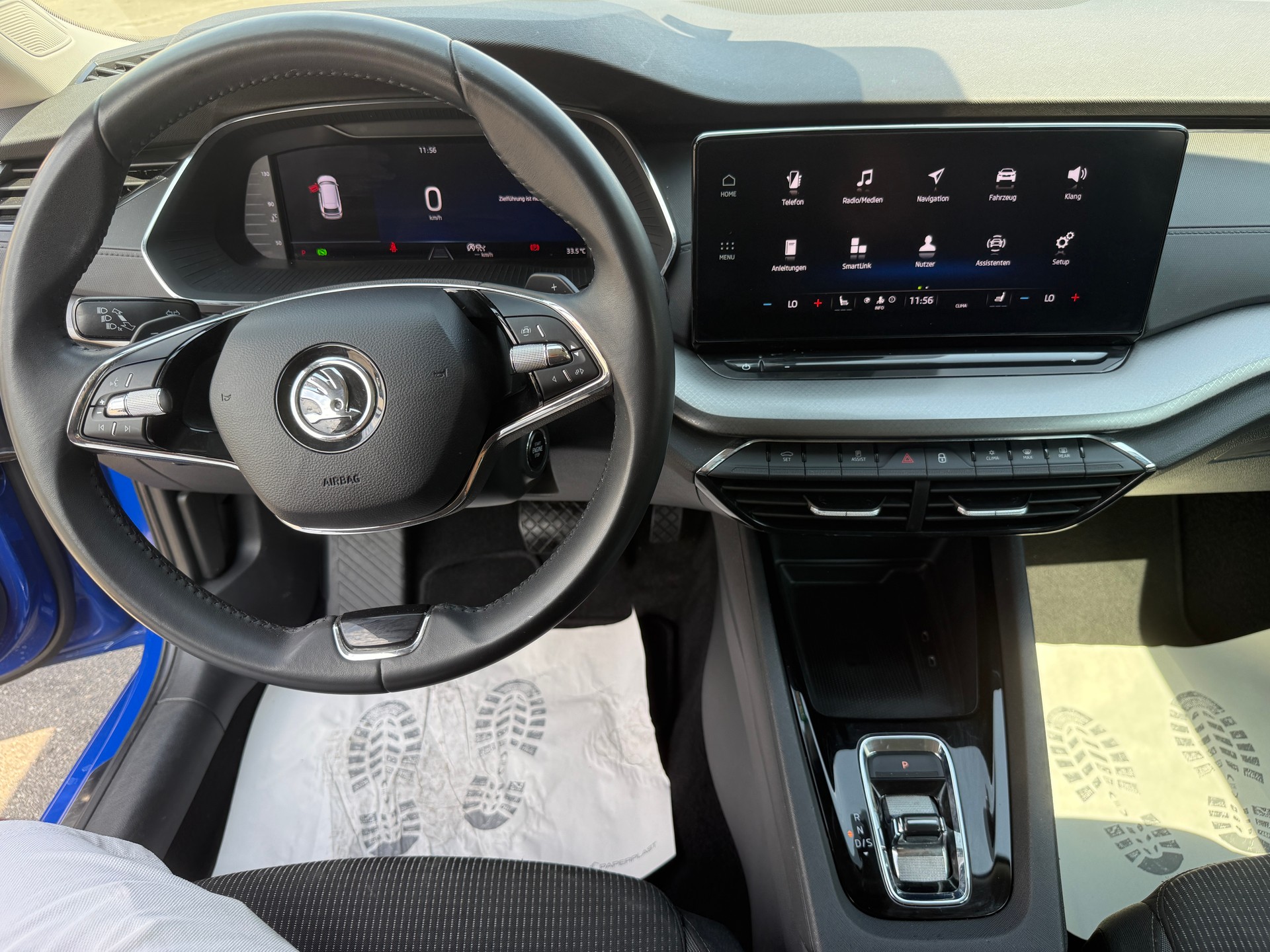 SKODA Octavia Combi 2.0 TDI DSG Ambition-image-9