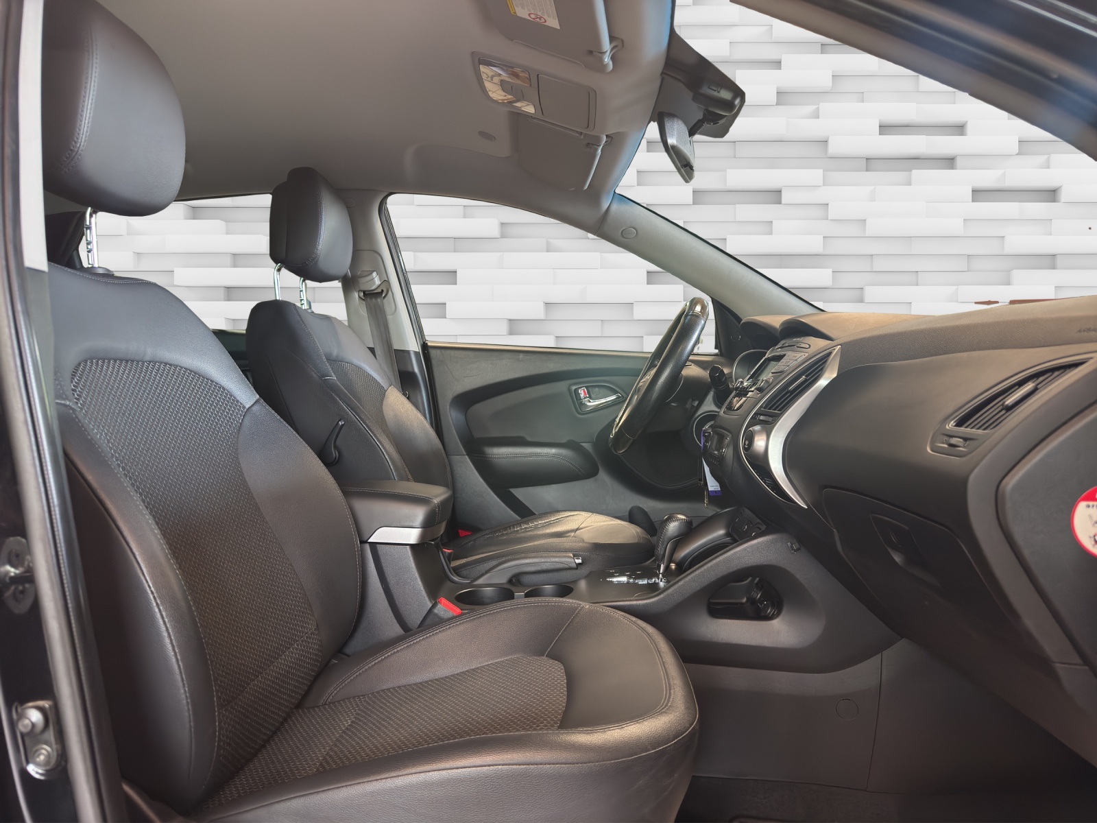 HYUNDAI iX 35 2.0 CRDi Style 4WD Automatic-image-8