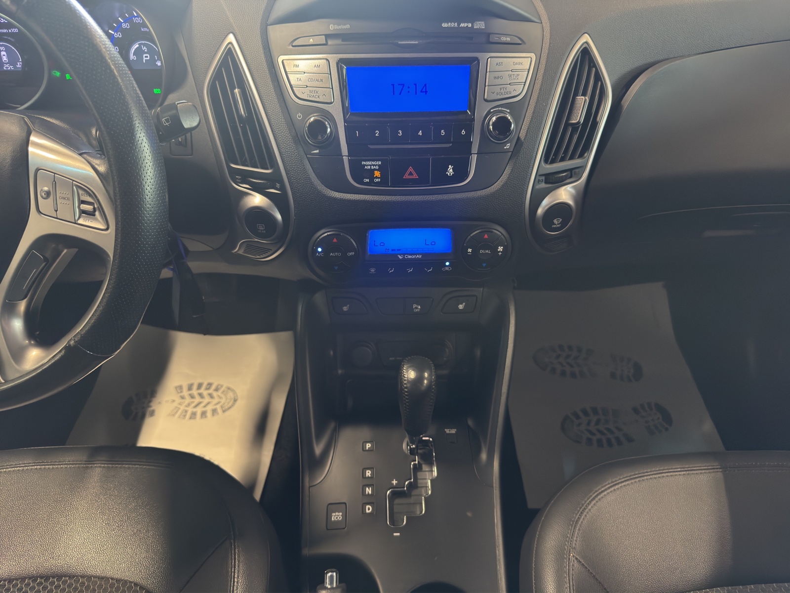 HYUNDAI iX 35 2.0 CRDi Style 4WD Automatic-image-12