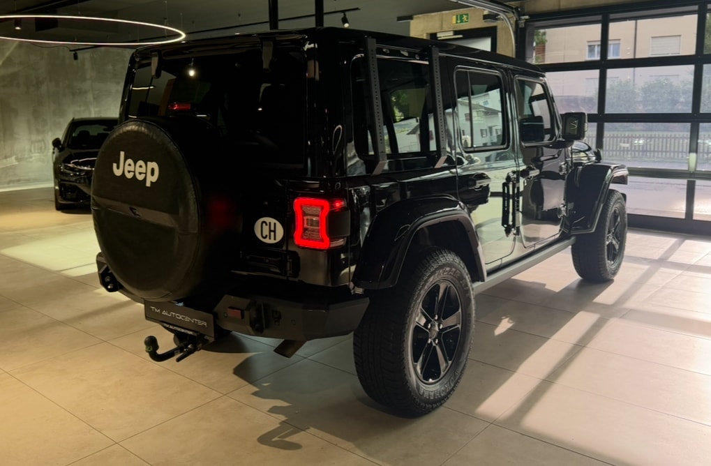 JEEP Wrangler 2.0 Unlimited Sahara Automatic-image-3