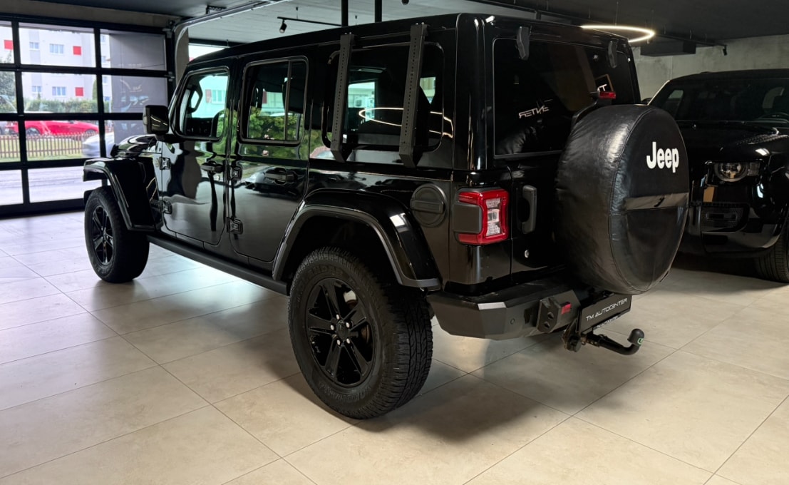 JEEP Wrangler 2.0 Unlimited Sahara Automatic-image-2