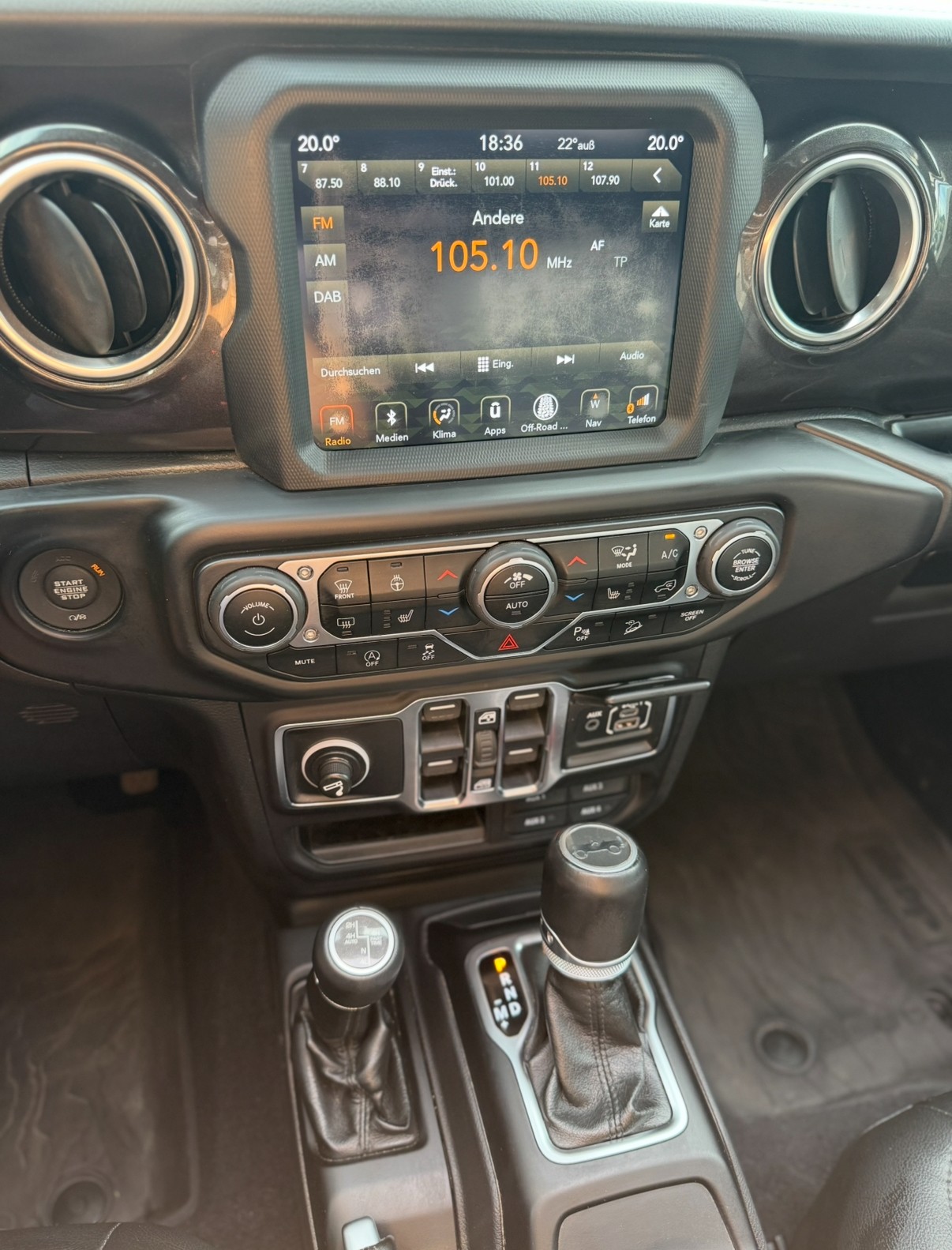JEEP Wrangler 2.0 Unlimited Sahara Automatic-image-9