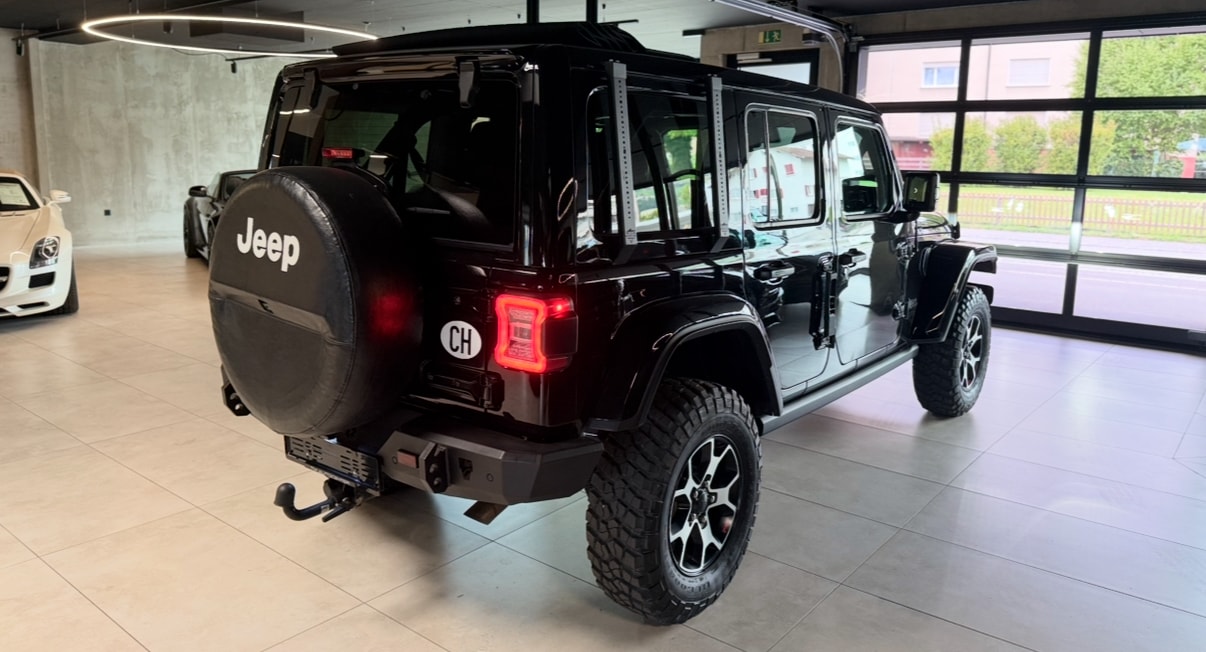 JEEP Wrangler 2.0 Unlimited Sahara Automatic-image-4