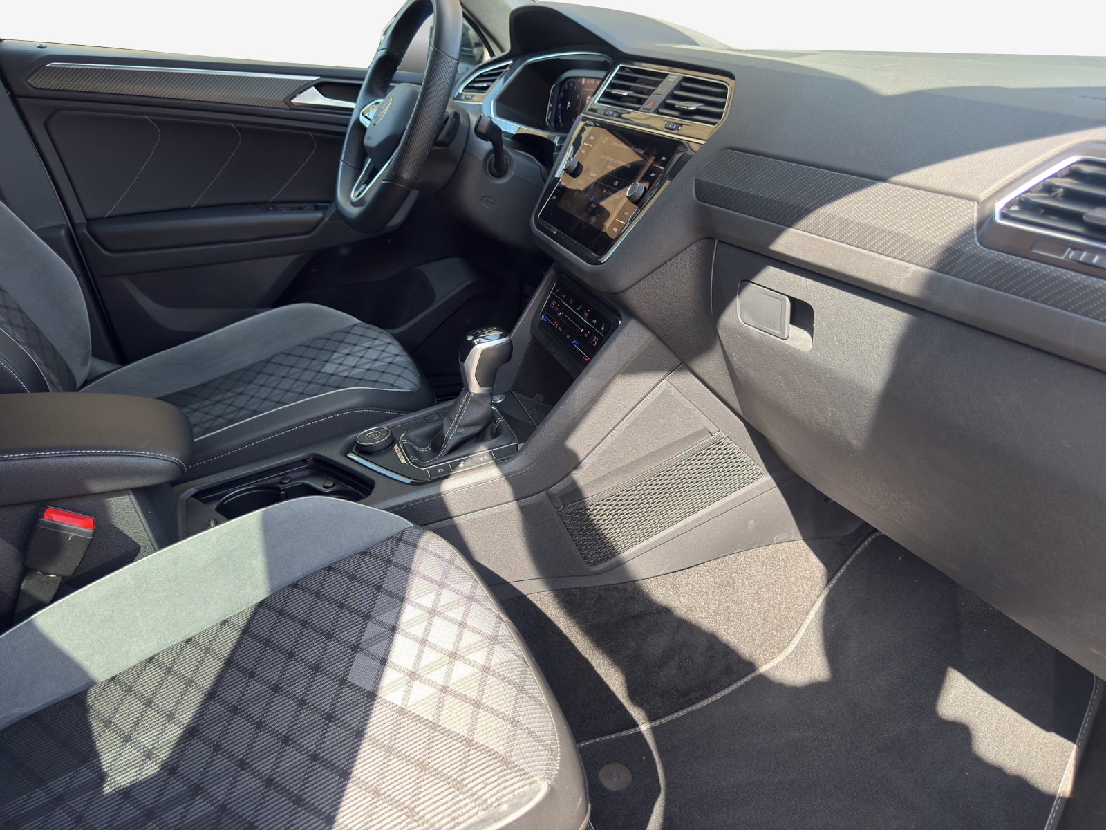 VW Tiguan 2.0TSI R-Line 4Motion DSG-image-14