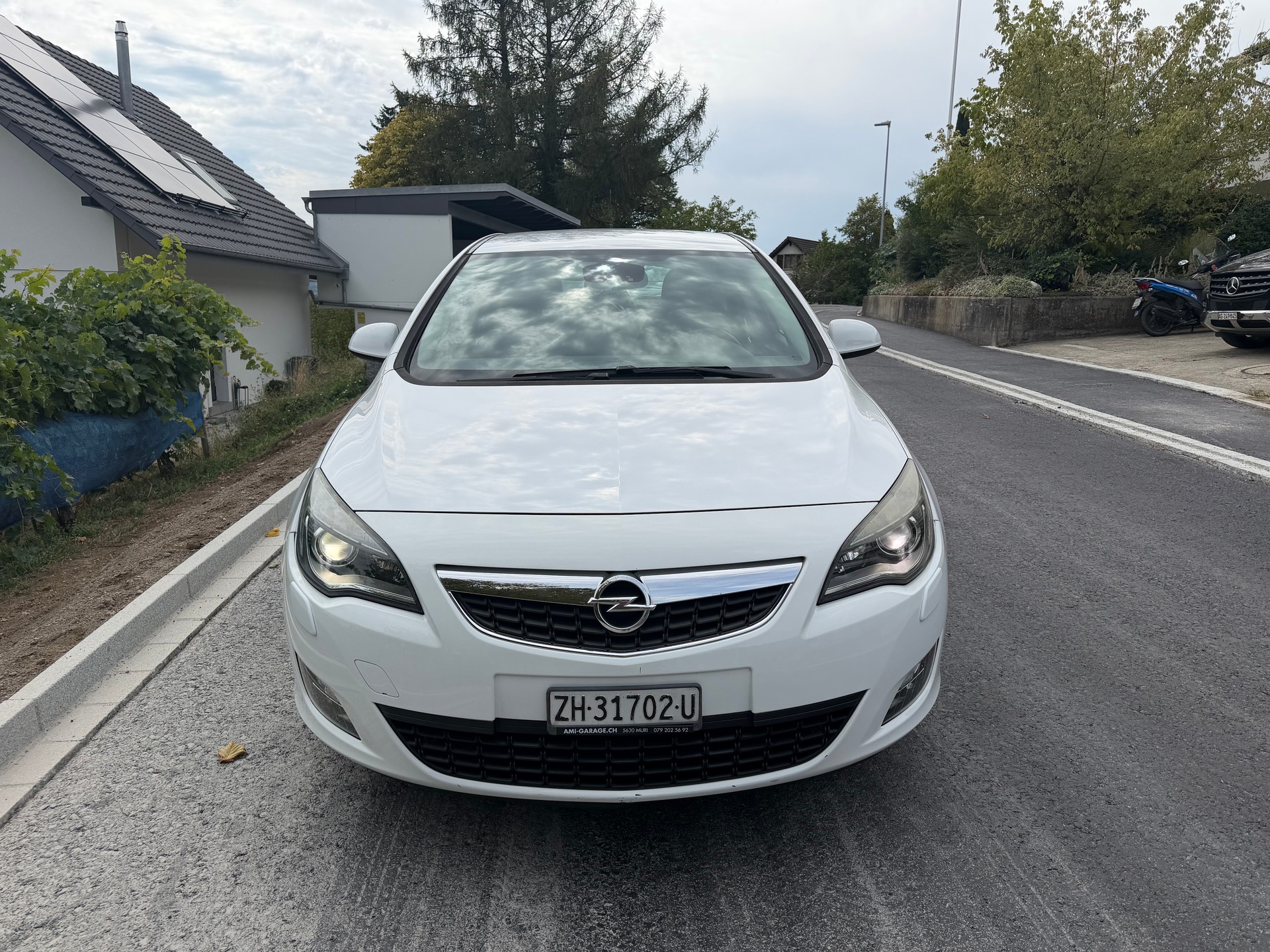 OPEL Astra 1.6i 16V Turbo Cosmo-image-1