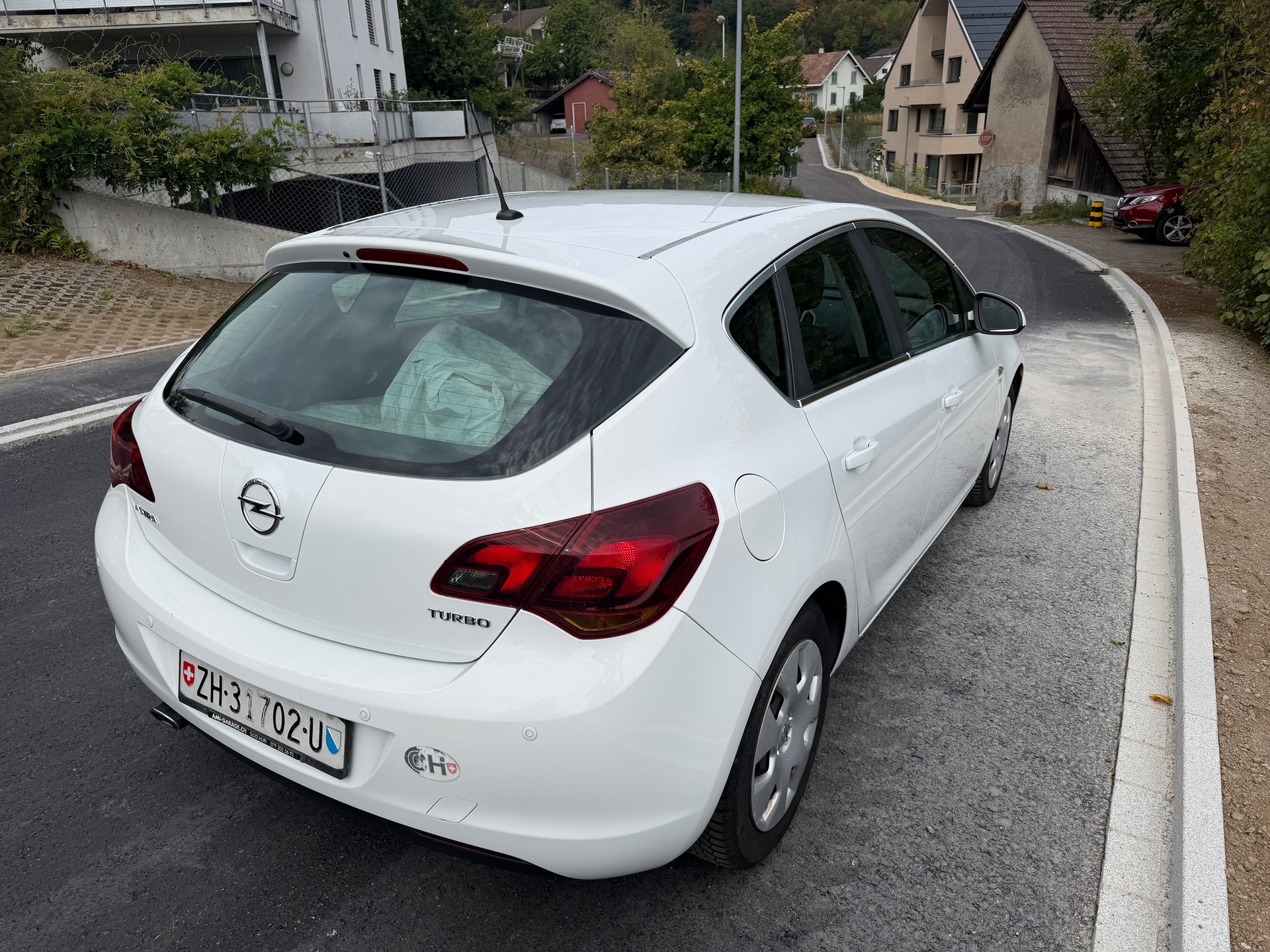 OPEL Astra 1.6i 16V Turbo Cosmo-image-3