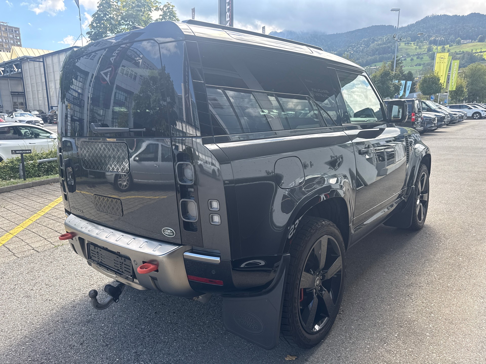 LAND ROVER Defender 90 P400 I6 First Edition 3.0 AT8-image-3