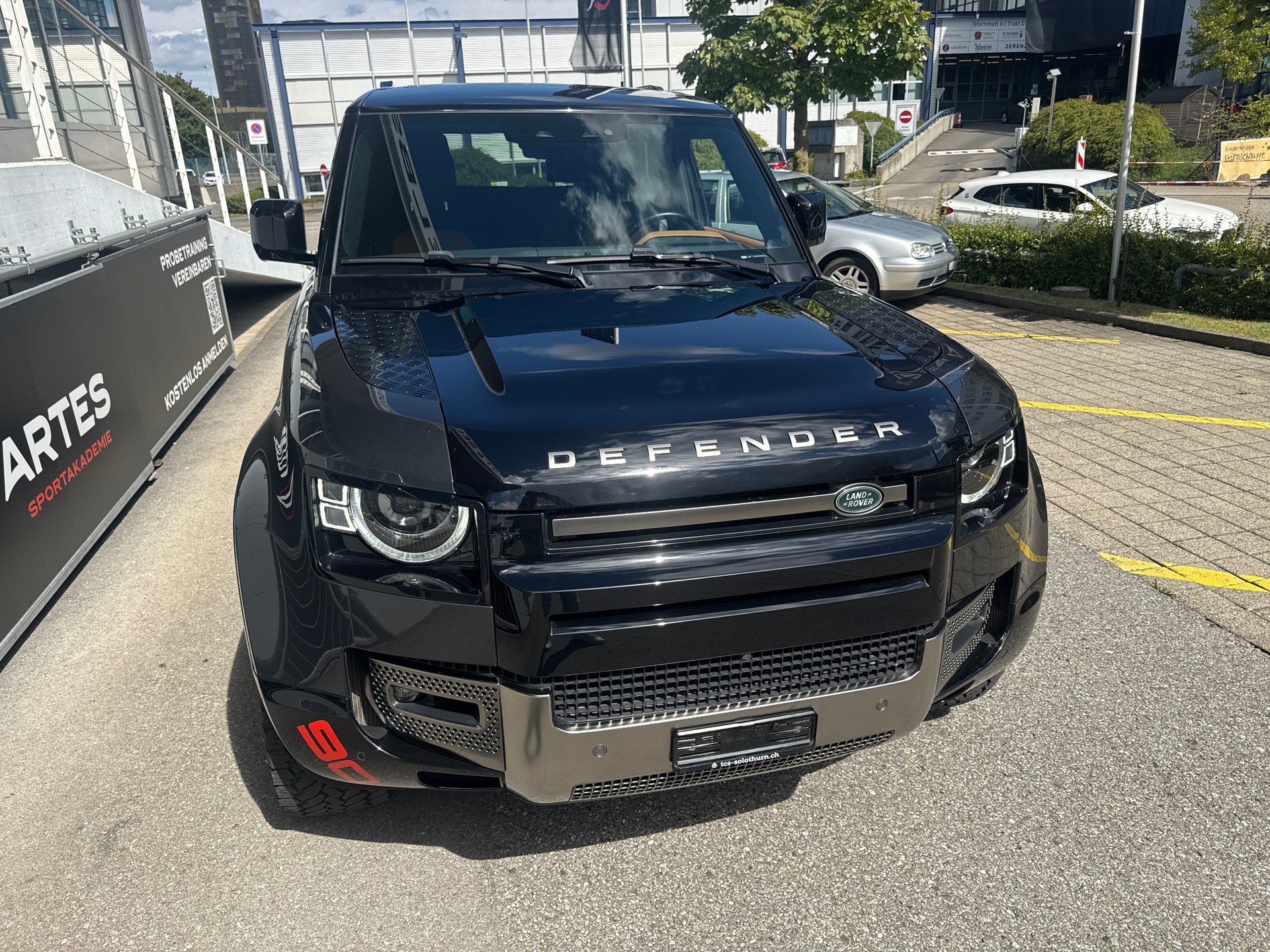 LAND ROVER Defender 90 P400 I6 First Edition 3.0 AT8-image-5