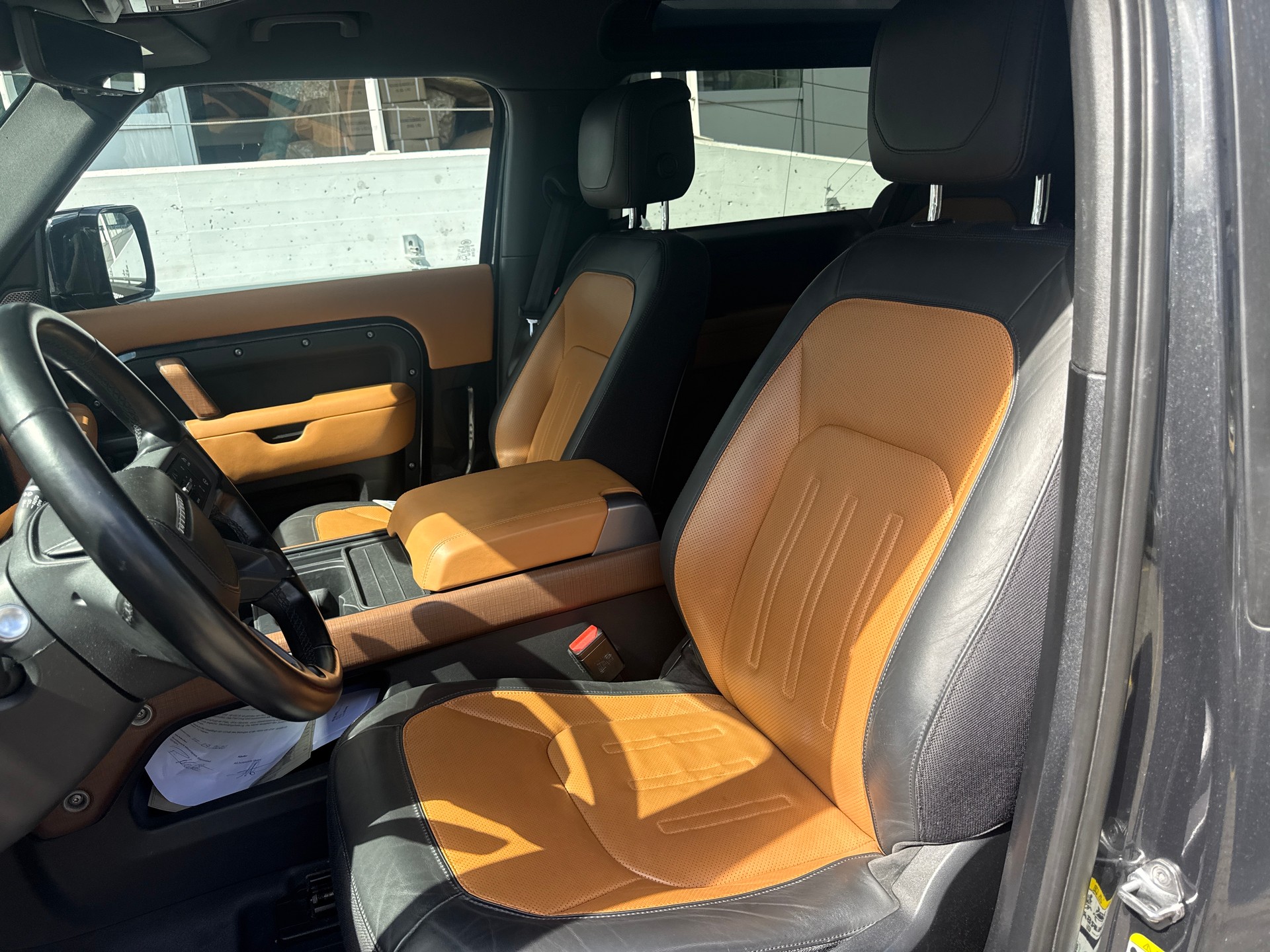 LAND ROVER Defender 90 P400 I6 First Edition 3.0 AT8-image-10