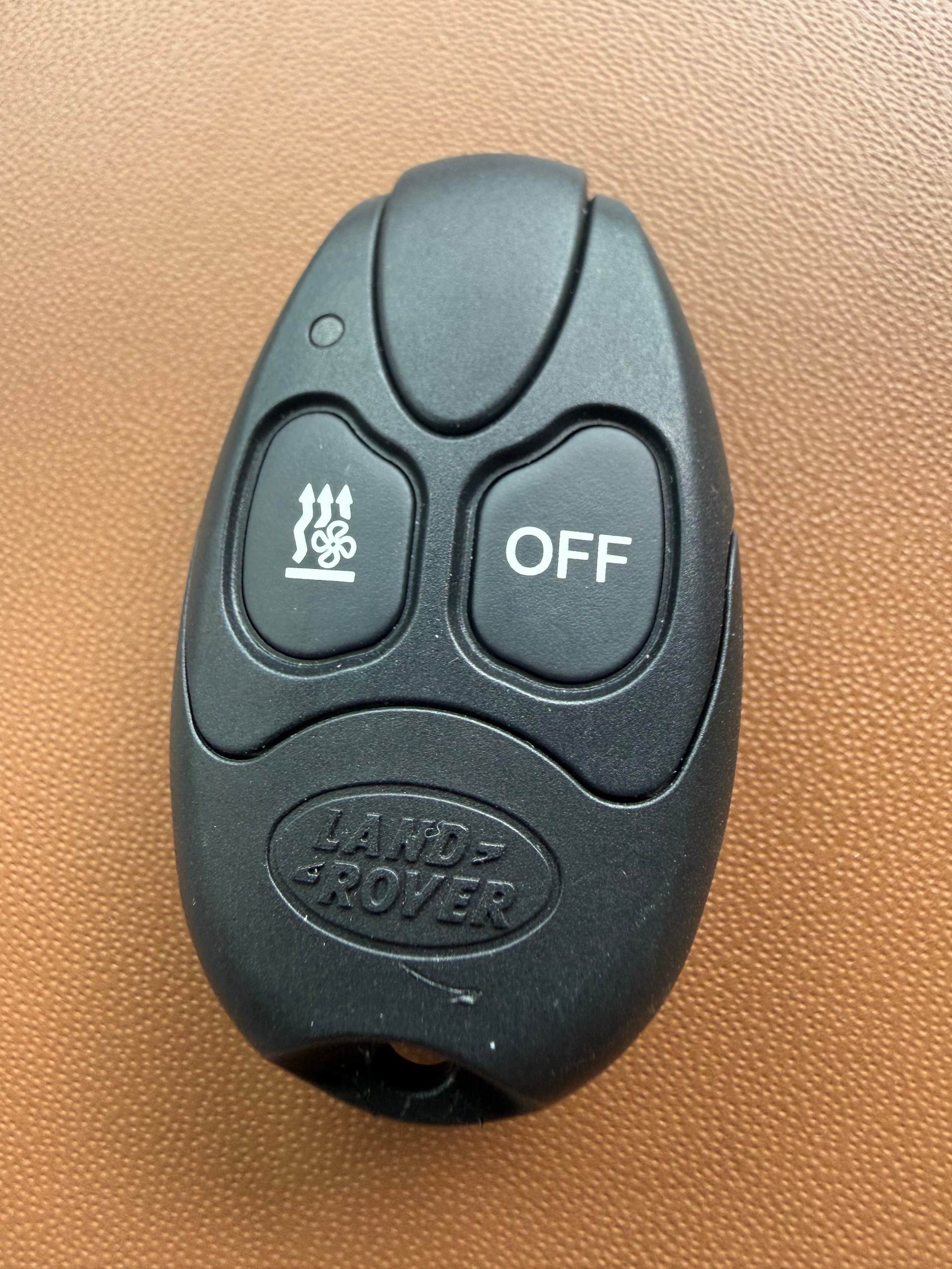 LAND ROVER Defender 90 P400 I6 First Edition 3.0 AT8-image-13